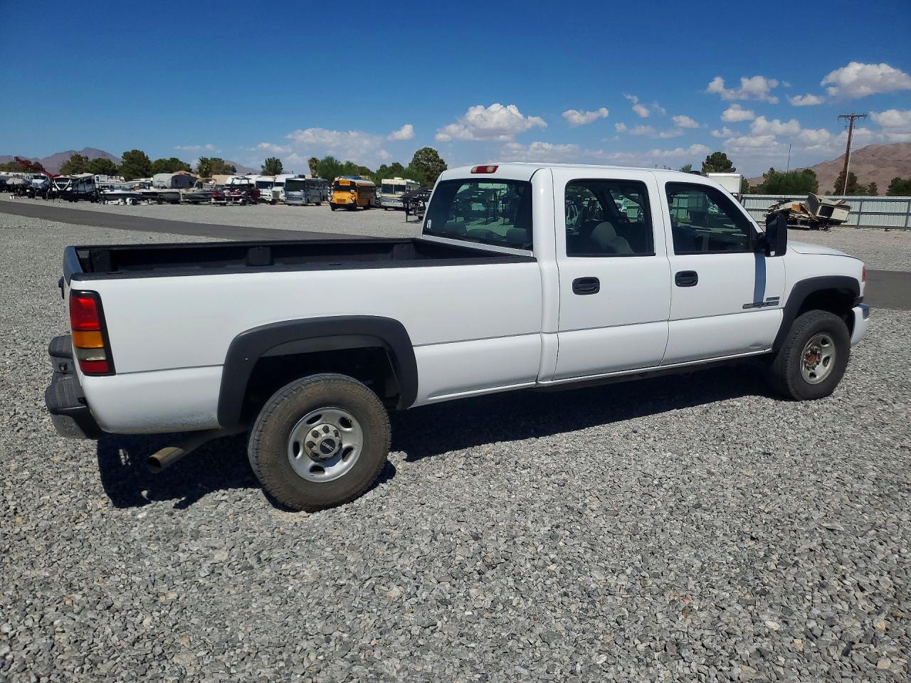 2006 Gmc Sierra C2500 White vin: 1GTHC23D36F201370