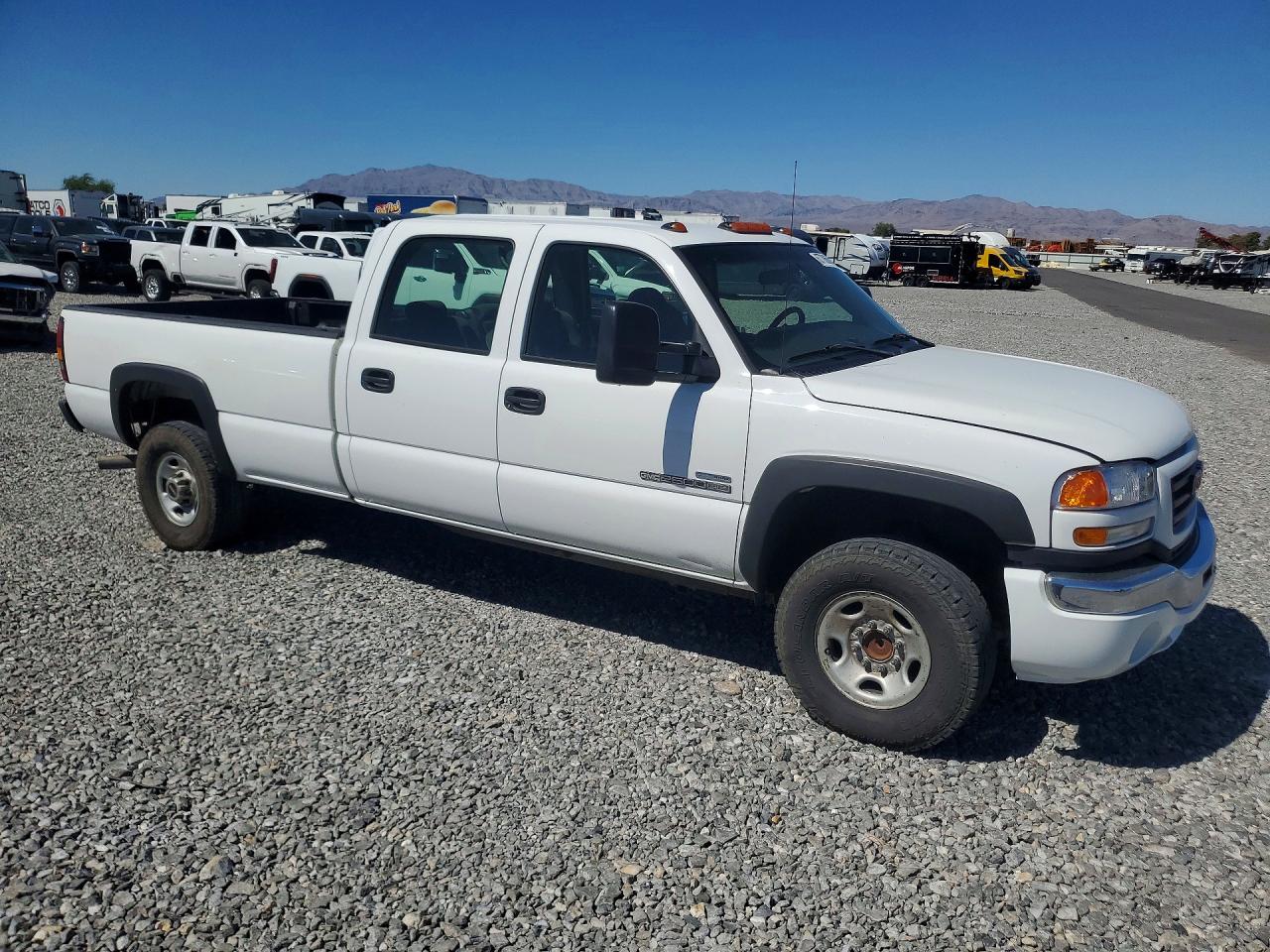 2006 Gmc Sierra C2500 White vin: 1GTHC23D36F201370