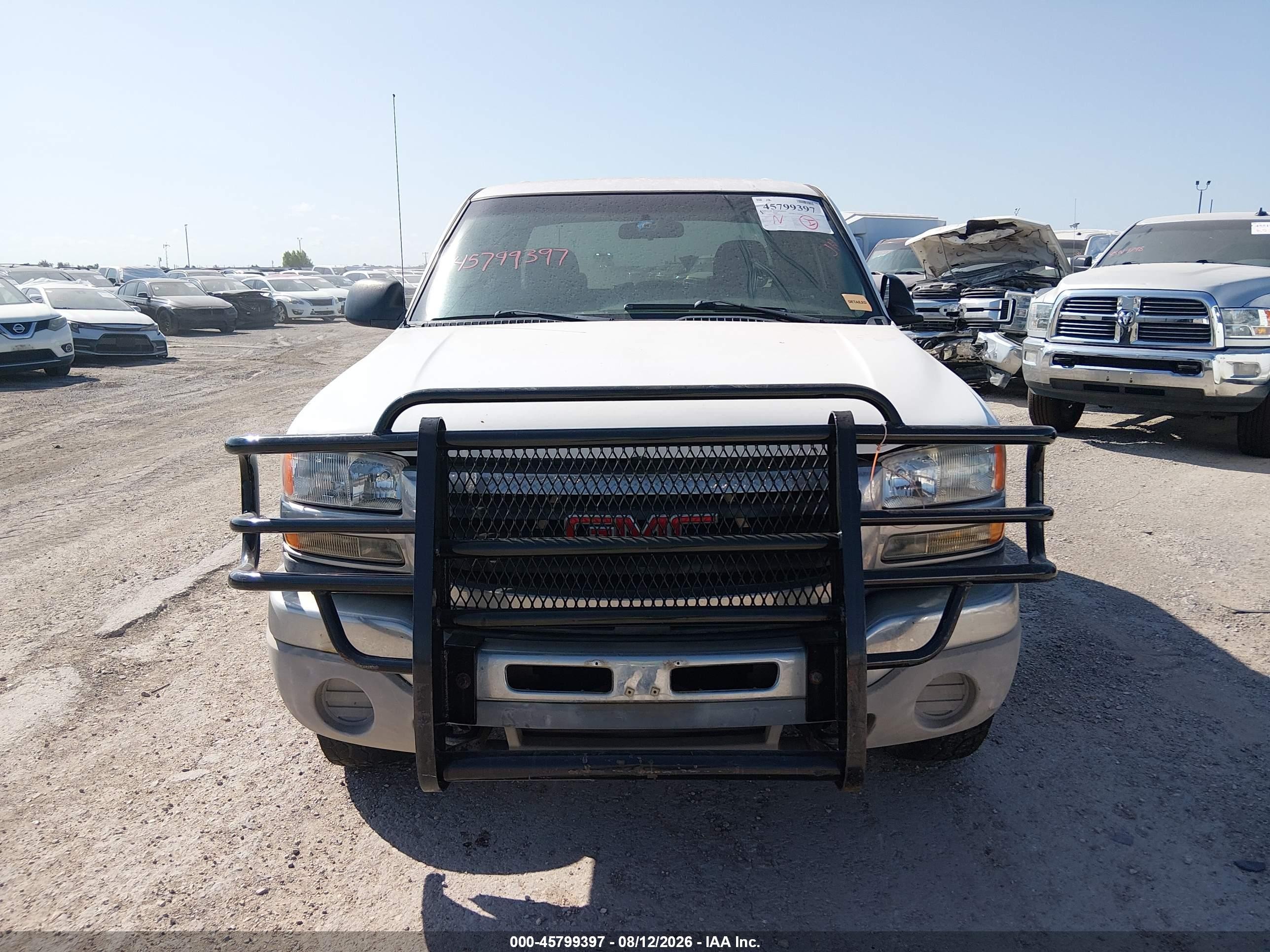 2003 Gmc Sierra 2500hd   White vin: 1GTHC23U33F117352
