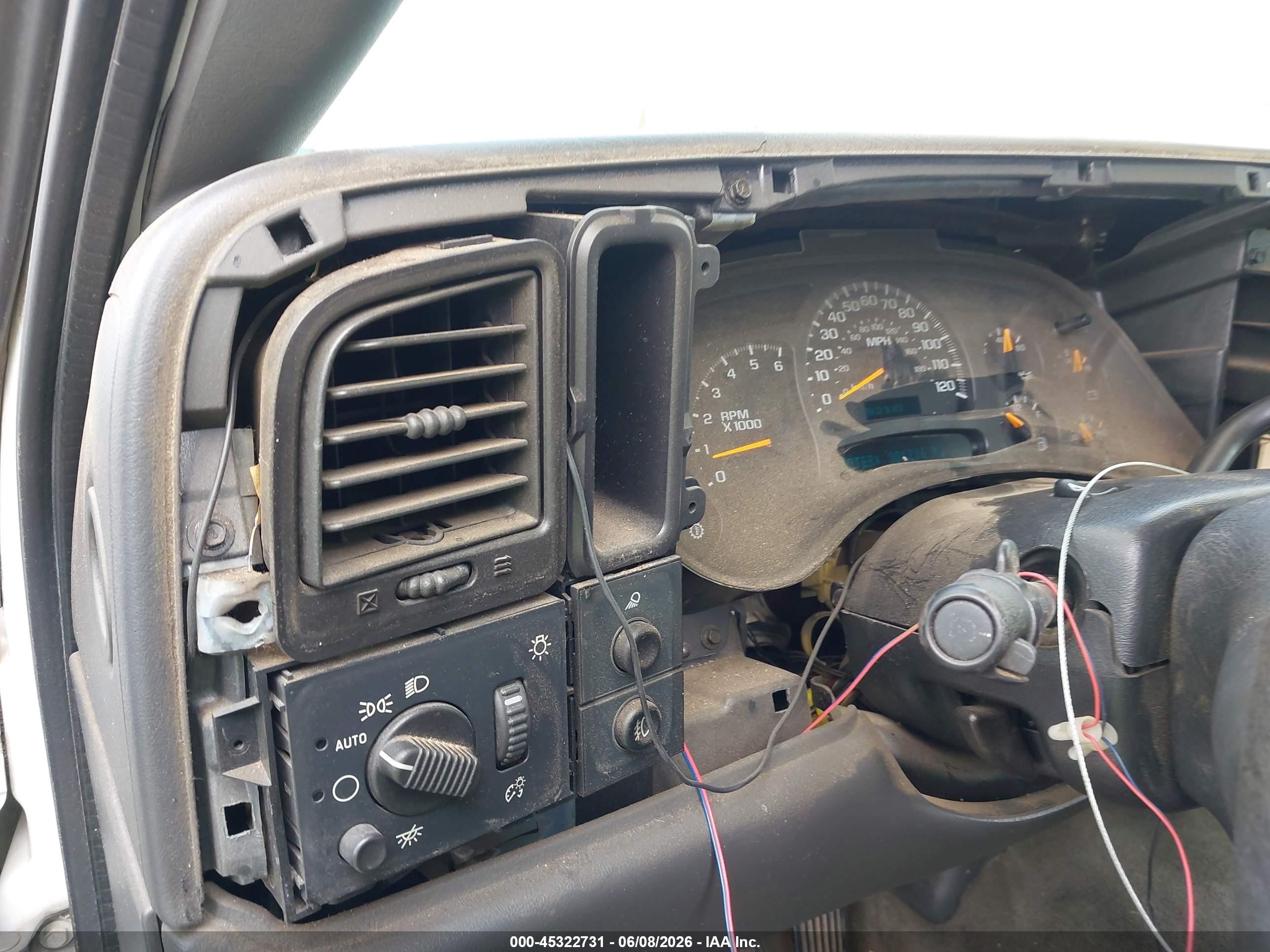 2003 Gmc Sierra 2500hd Sle Белый vin: 1GTHC23U63F201326