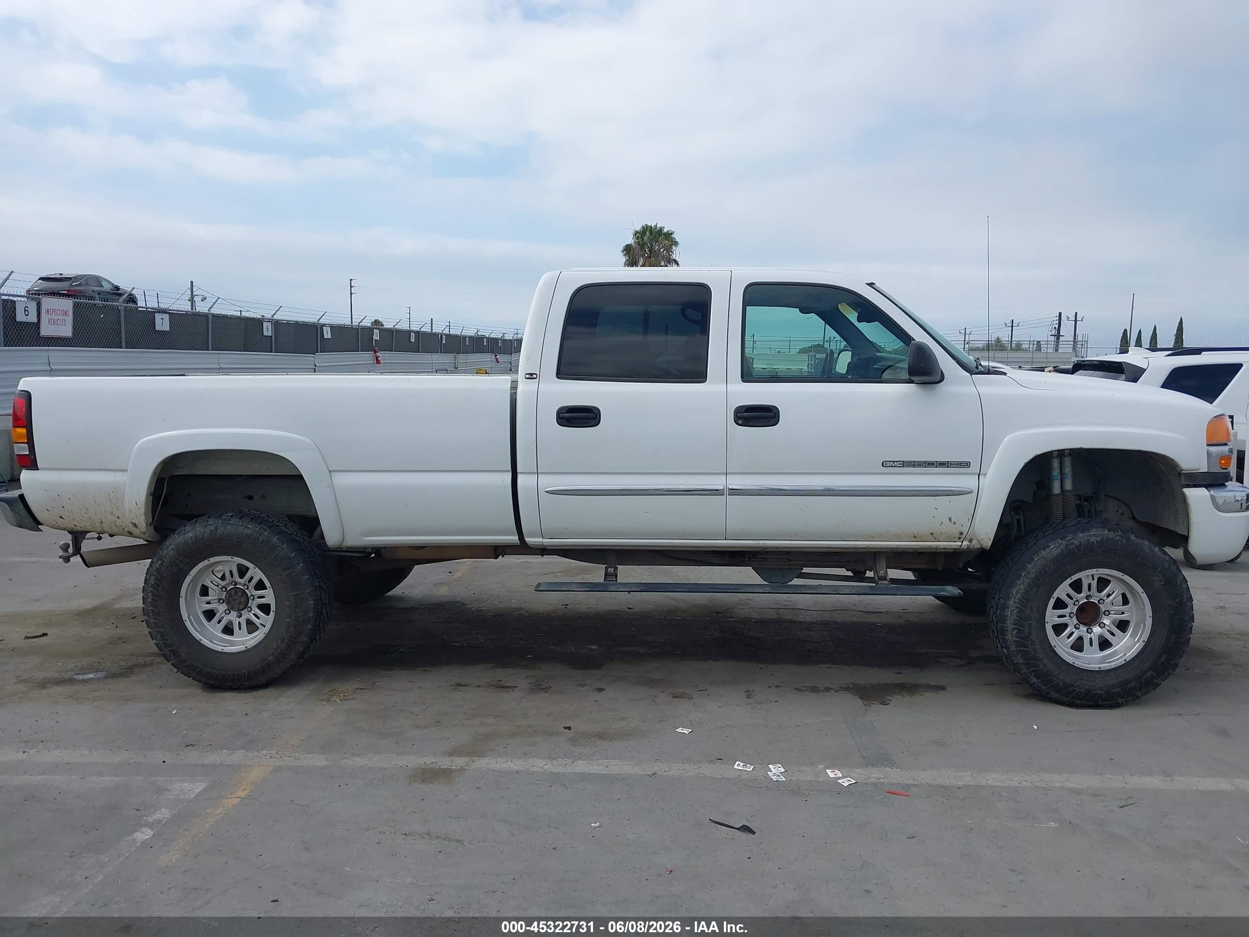2003 Gmc Sierra 2500hd Sle Белый vin: 1GTHC23U63F201326