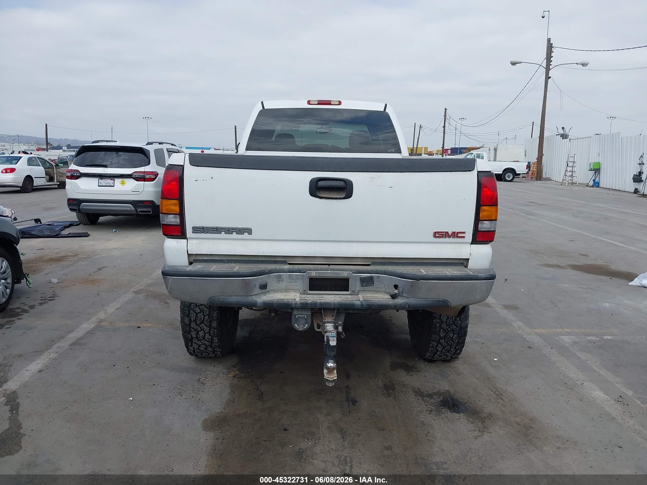 2003 Gmc Sierra 2500hd Sle Белый vin: 1GTHC23U63F201326