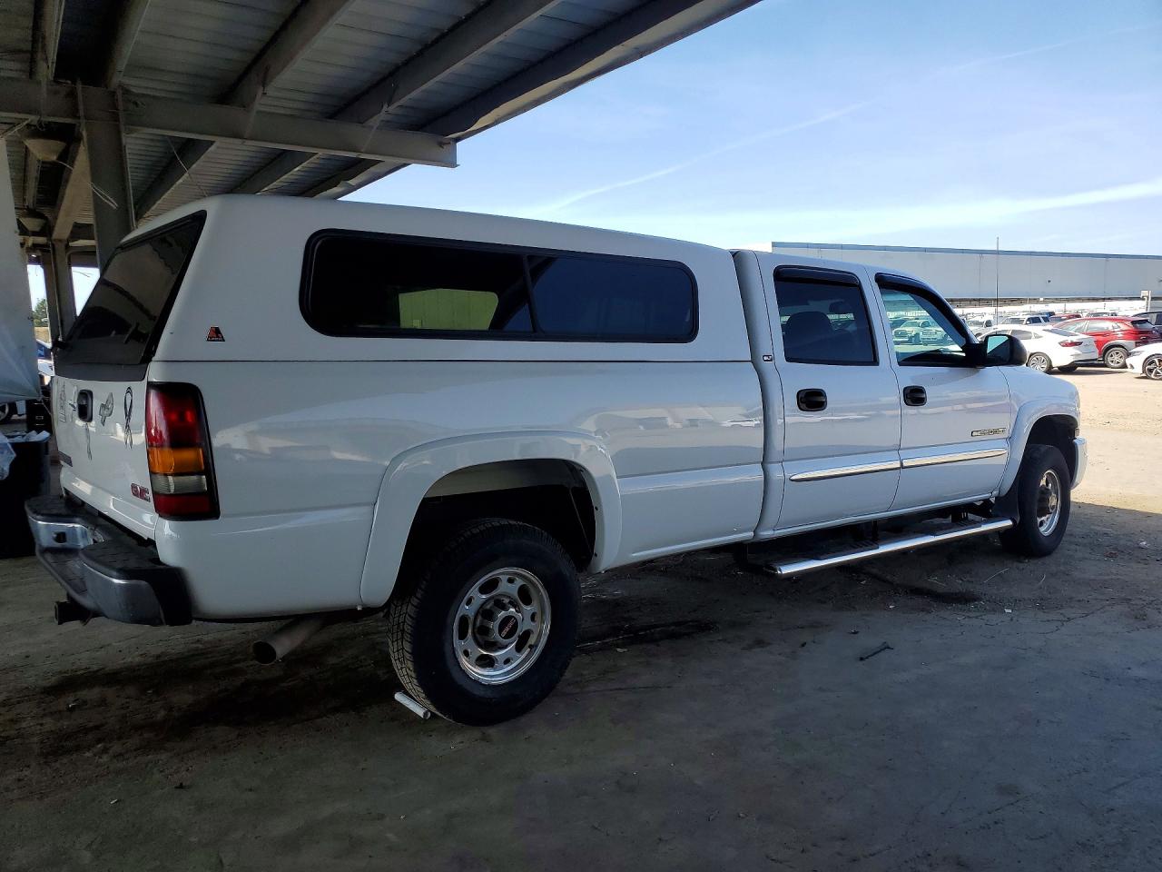 2005 Gmc Sierra C2500 Heavy Duty White vin: 1GTHC23UX5F838609