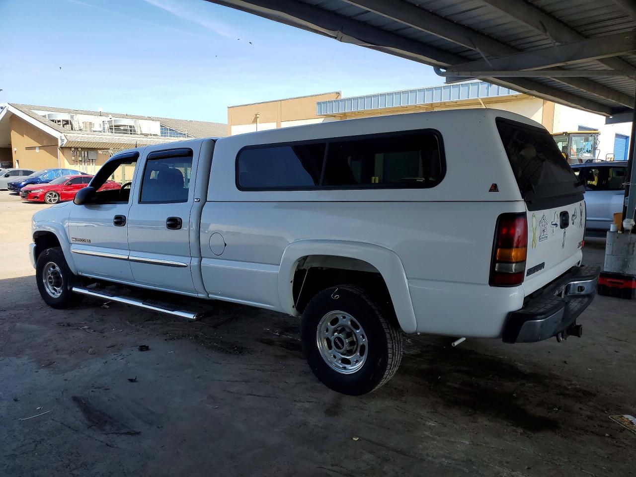 2005 Gmc Sierra C2500 Heavy Duty White vin: 1GTHC23UX5F838609