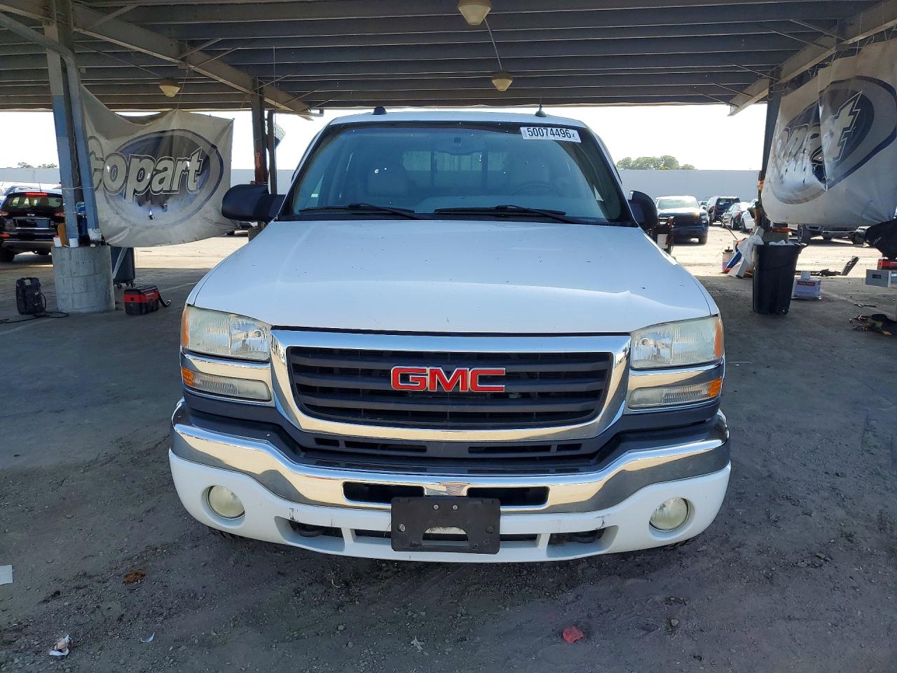 2005 Gmc Sierra C2500 Heavy Duty White vin: 1GTHC23UX5F838609