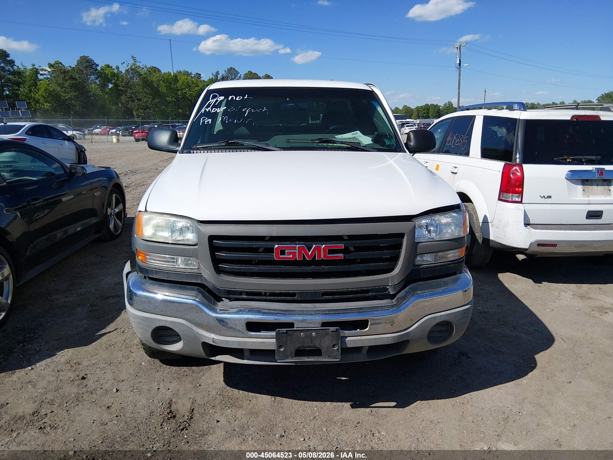 2003 Gmc Sierra 2500hd   White vin: 1GTHC24133E249683