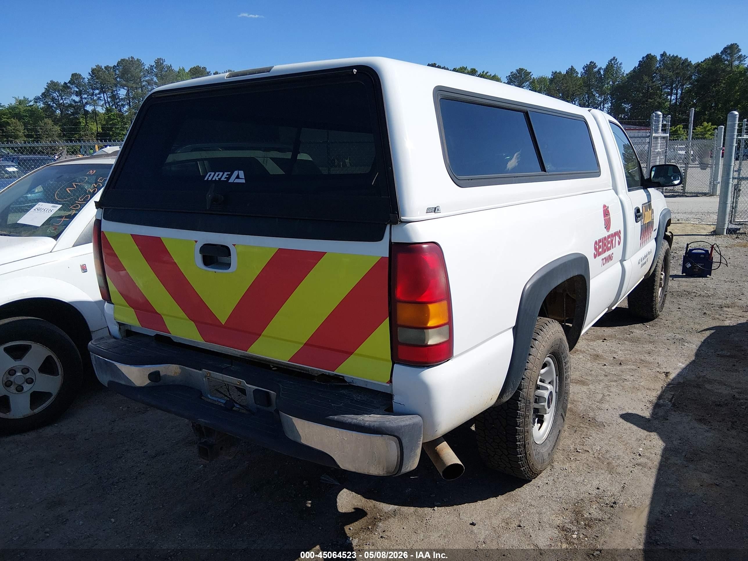 2003 Gmc Sierra 2500hd   White vin: 1GTHC24133E249683