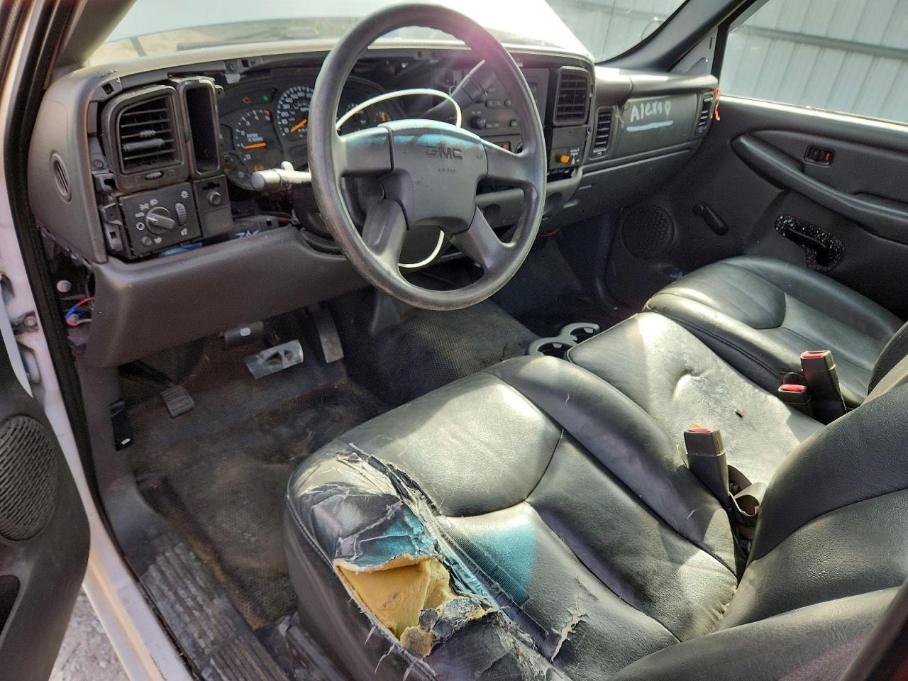 2007 Gmc Sierra C2500 Heavy Duty White vin: 1GTHC24D97E179347