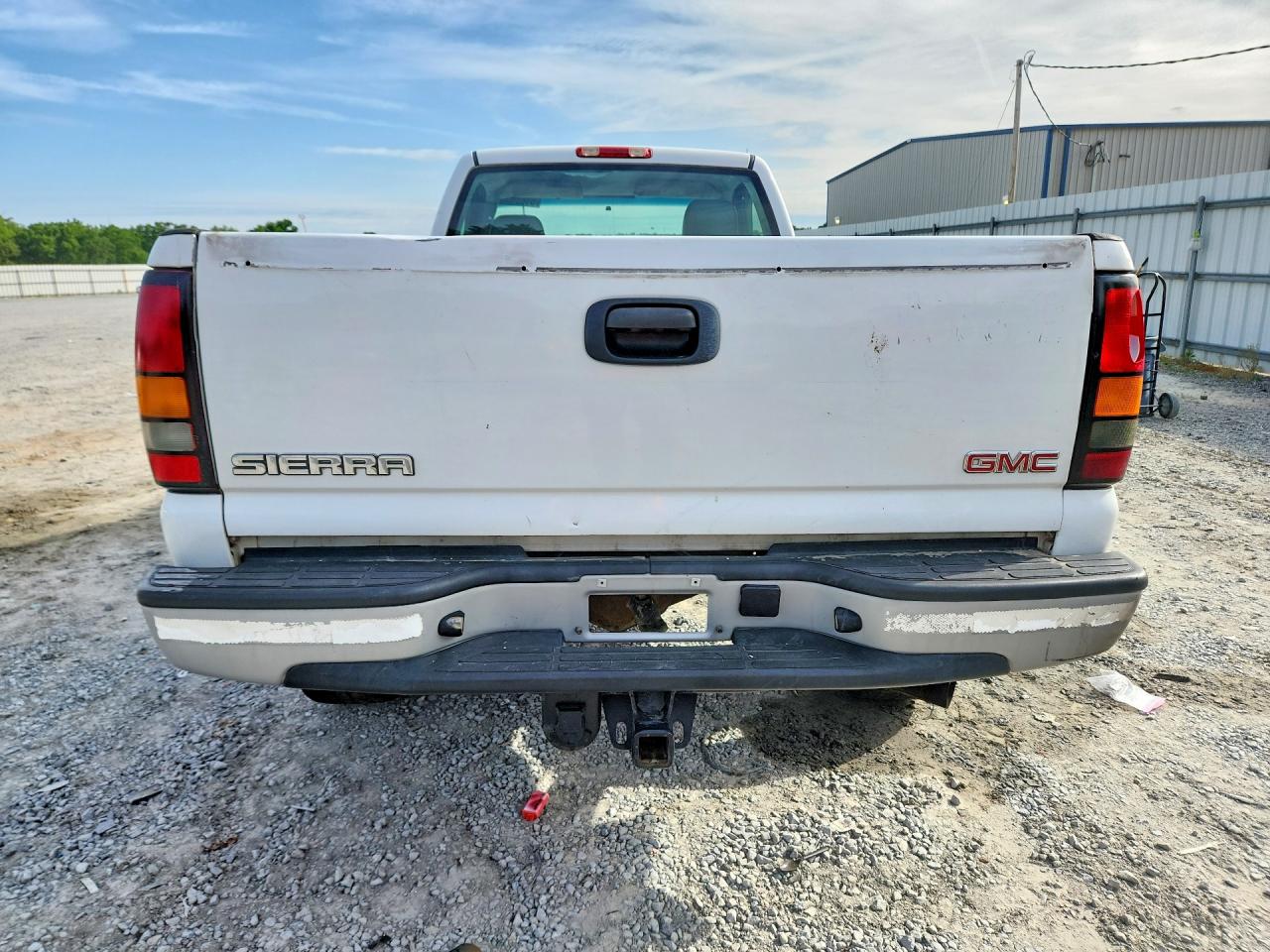 2007 Gmc Sierra C2500 Heavy Duty White vin: 1GTHC24D97E179347