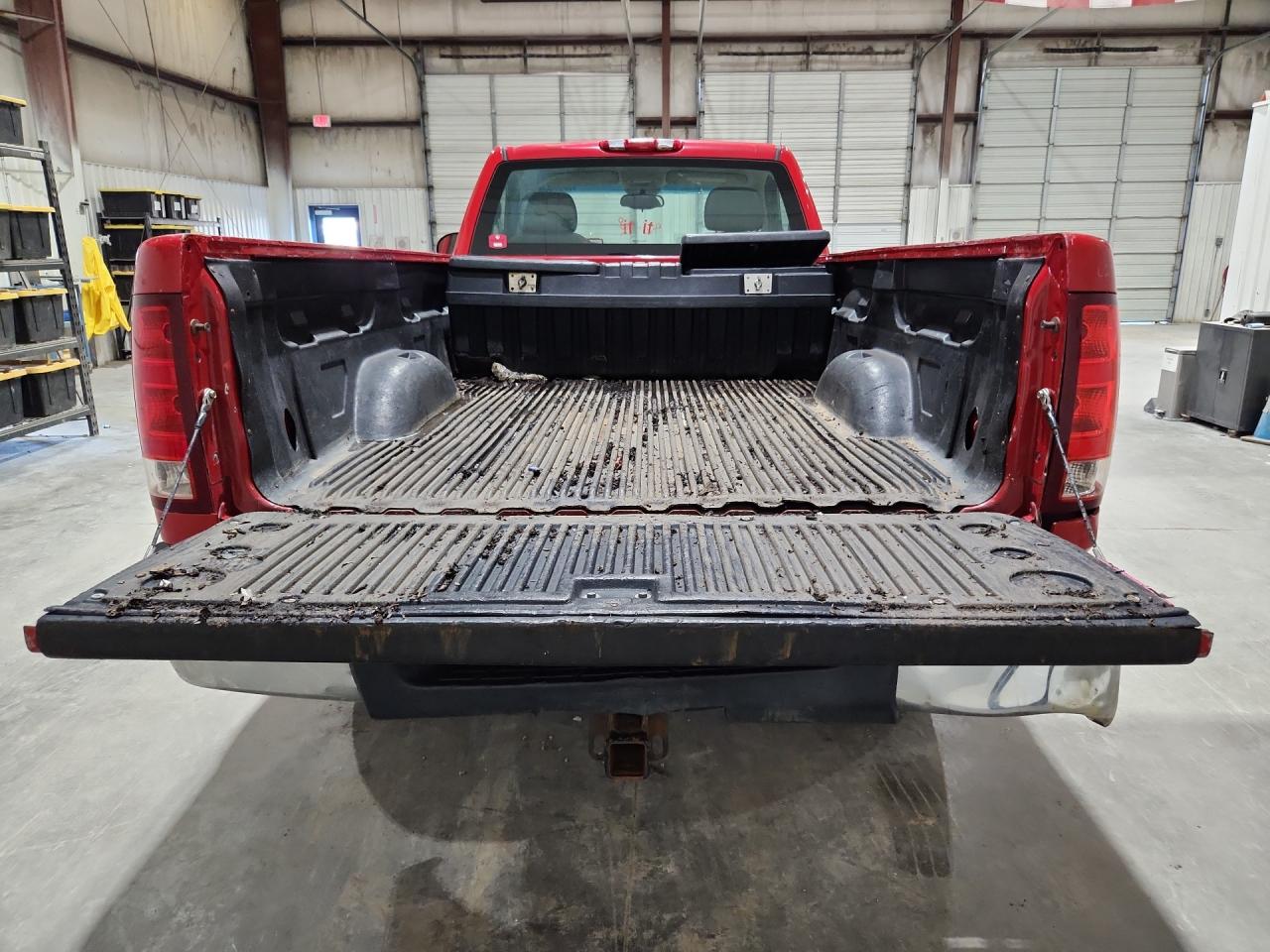 2008 Gmc Sierra C2500 Heavy Duty Red vin: 1GTHC24K98E186413 Damage: Rear Metal Bumper Chrome, Severe Damage, Replacement Required