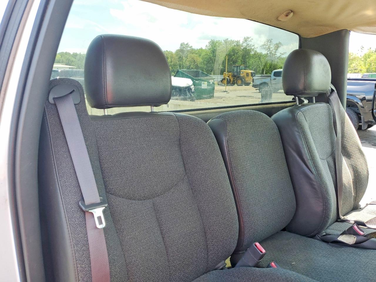 2005 Gmc Sierra C2500 Heavy Duty White vin: 1GTHC24U05E344800