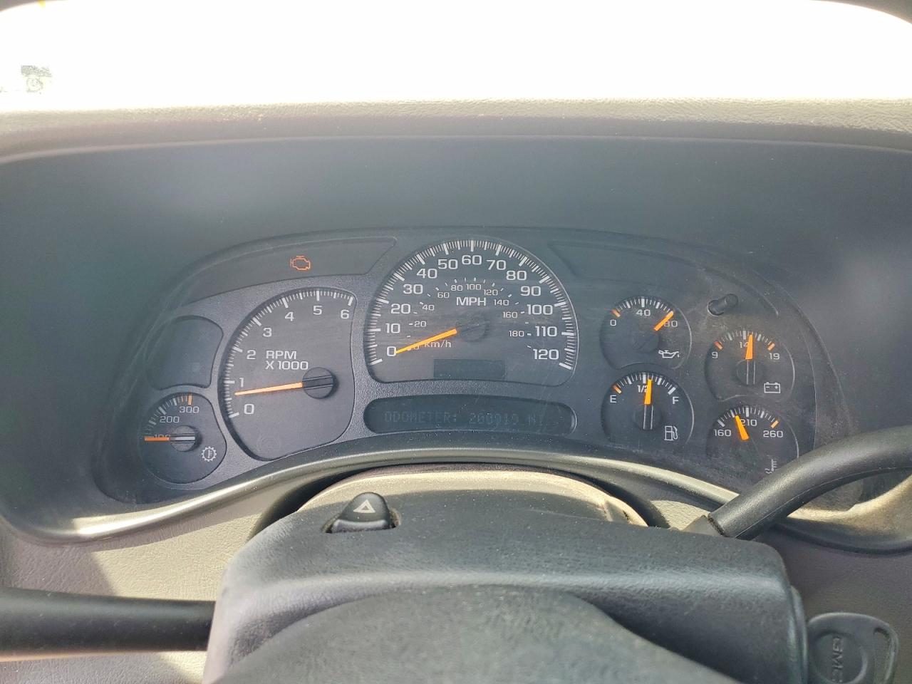 2005 Gmc Sierra C2500 Heavy Duty White vin: 1GTHC24U05E344800