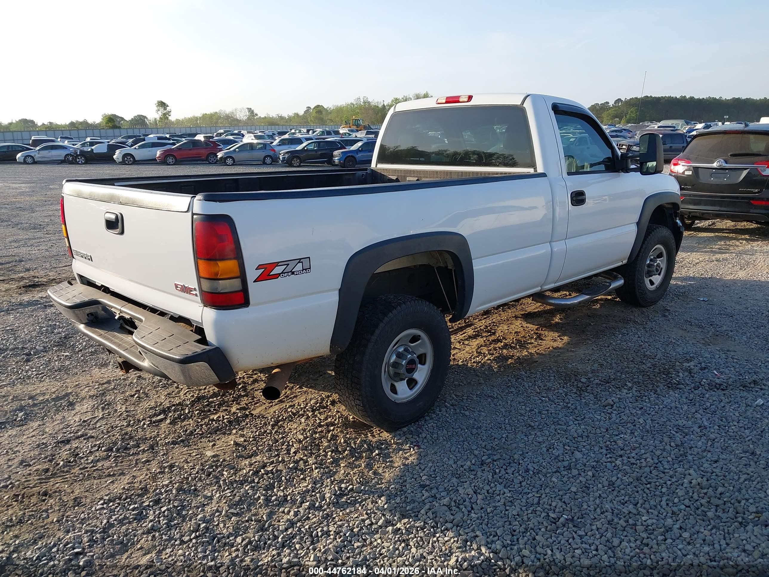 2005 Gmc Sierra 2500hd Work Truck White vin: 1GTHC24UX5E318317