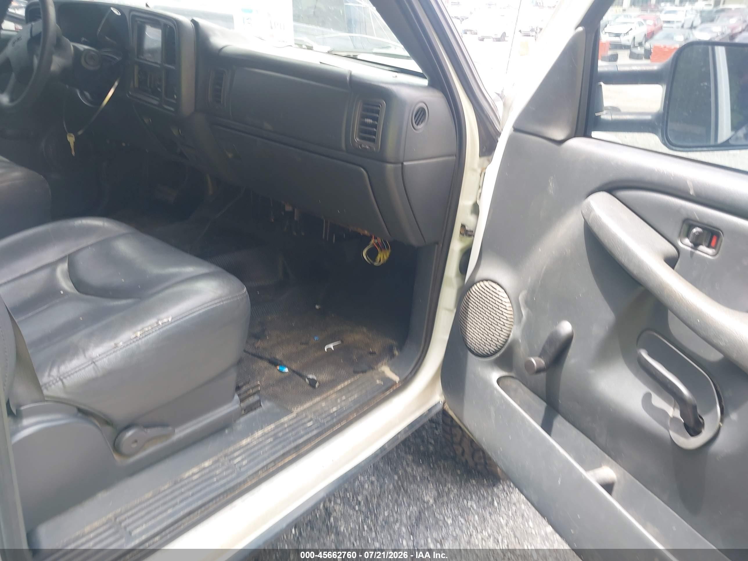 2004 Gmc Sierra 2500hd Work Truck White vin: 1GTHC29U04E125262