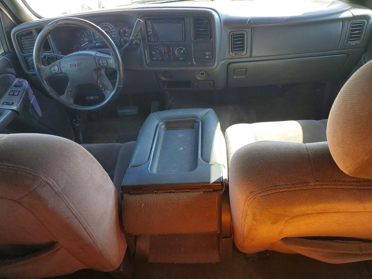 2005 Gmc Sierra White vin: 1GTHC29U15E212069