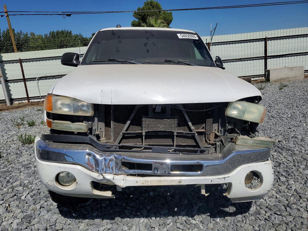 2005 Gmc Sierra White vin: 1GTHC29U15E212069
