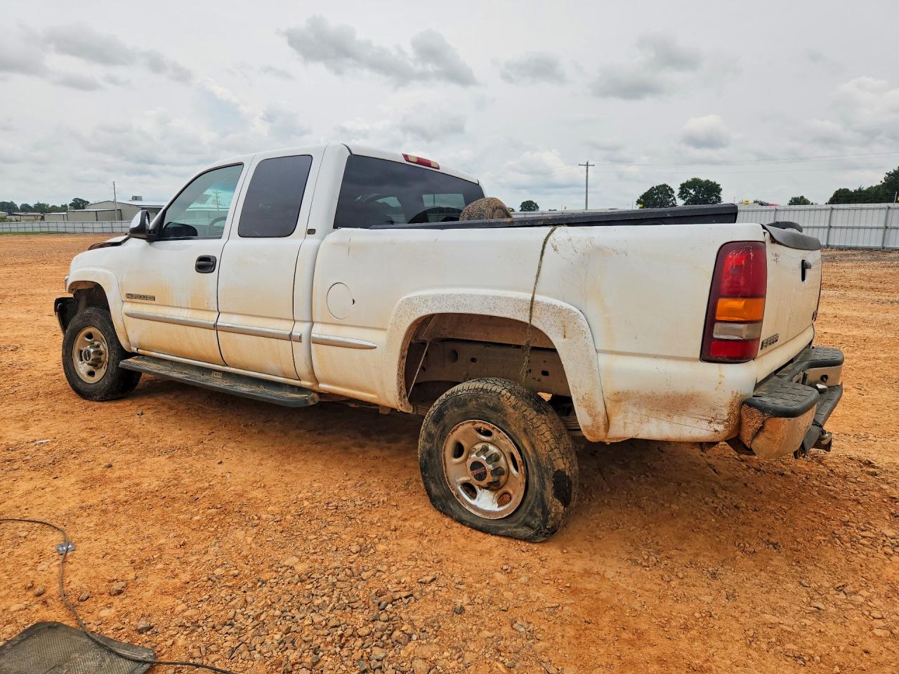 2001 Gmc Sierra C2500 Heavy Duty White vin: 1GTHC29U61Z311330