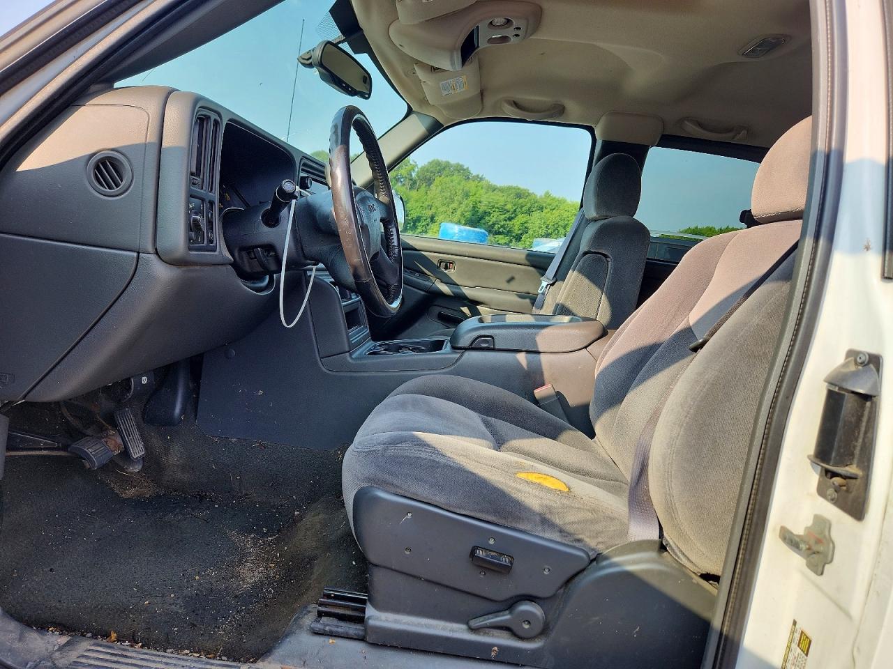 2005 Gmc Sierra C2500 Heavy Duty White vin: 1GTHC29U95E196526