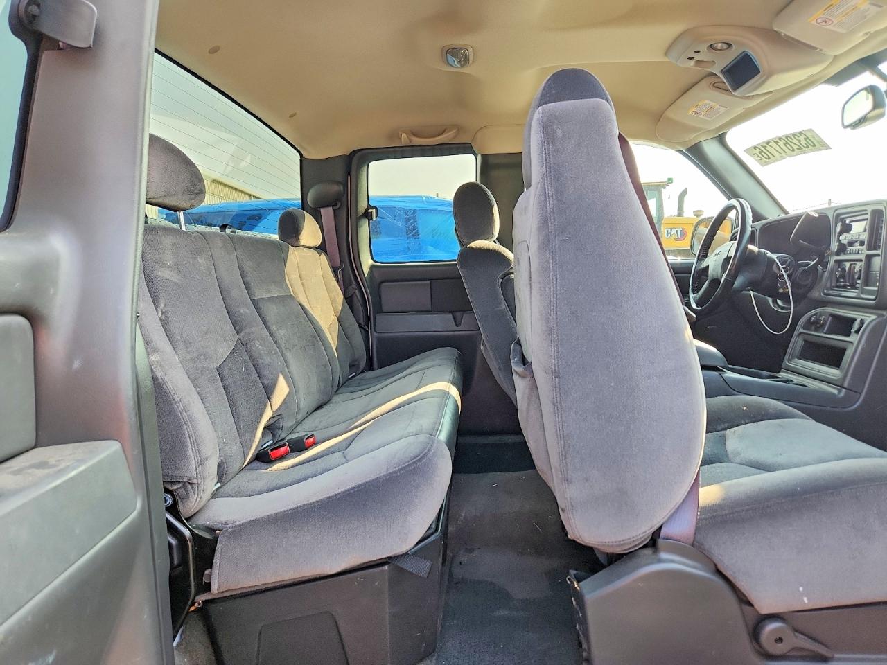 2005 Gmc Sierra C2500 Heavy Duty White vin: 1GTHC29U95E196526