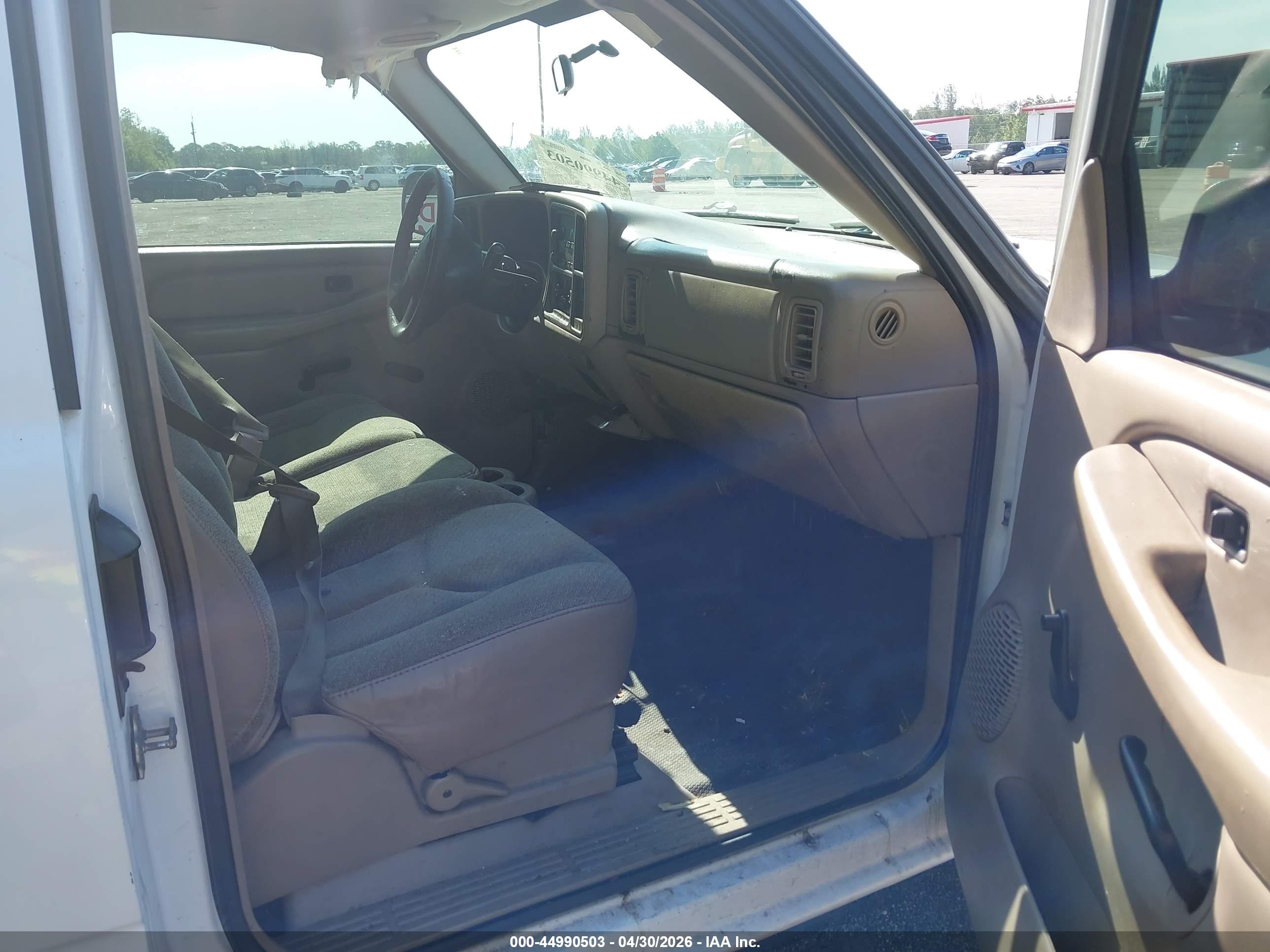 2004 Gmc Sierra 2500hd Work Truck White vin: 1GTHC29UX4E320737