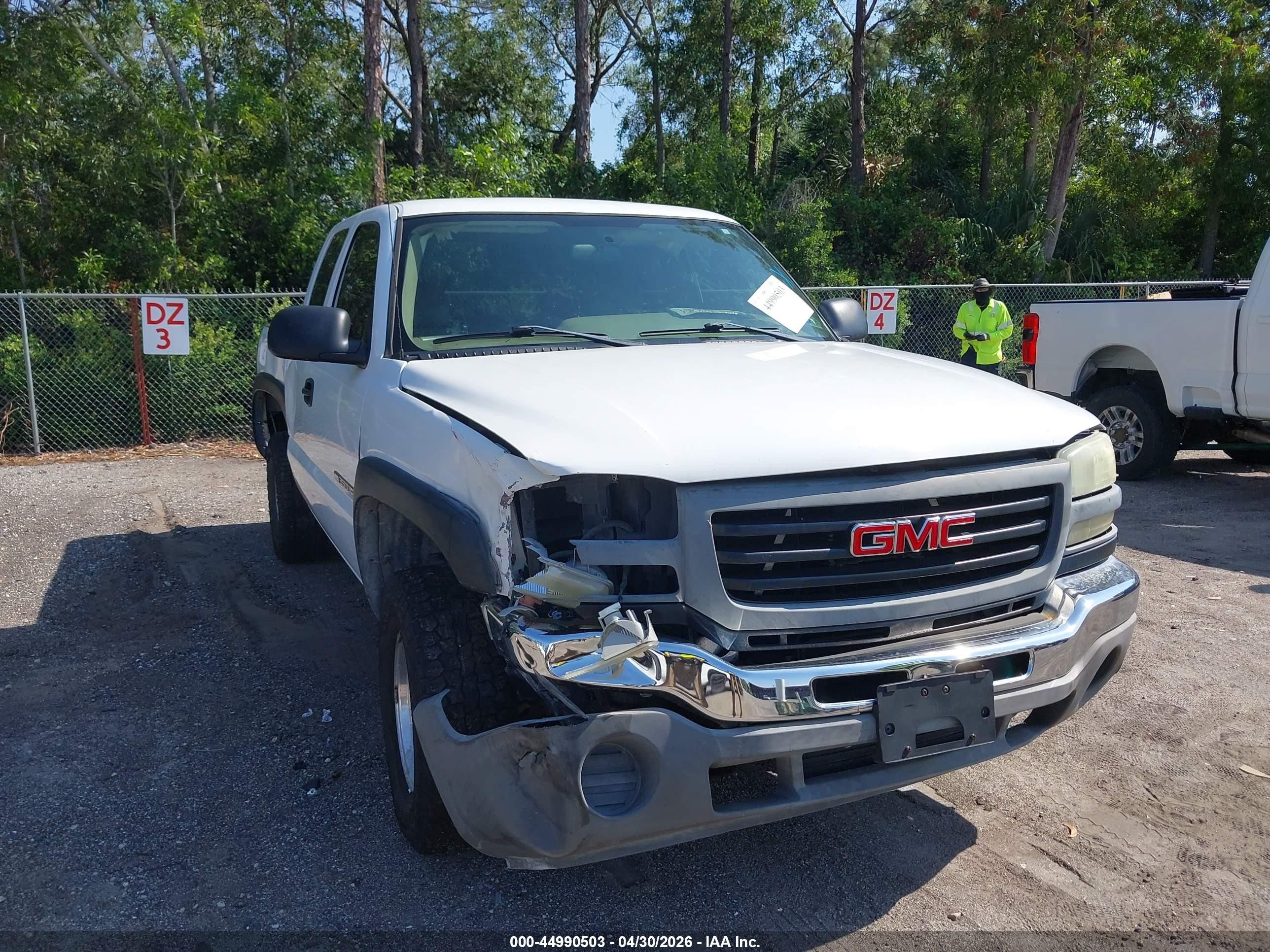 2004 Gmc Sierra 2500hd Work Truck White vin: 1GTHC29UX4E320737