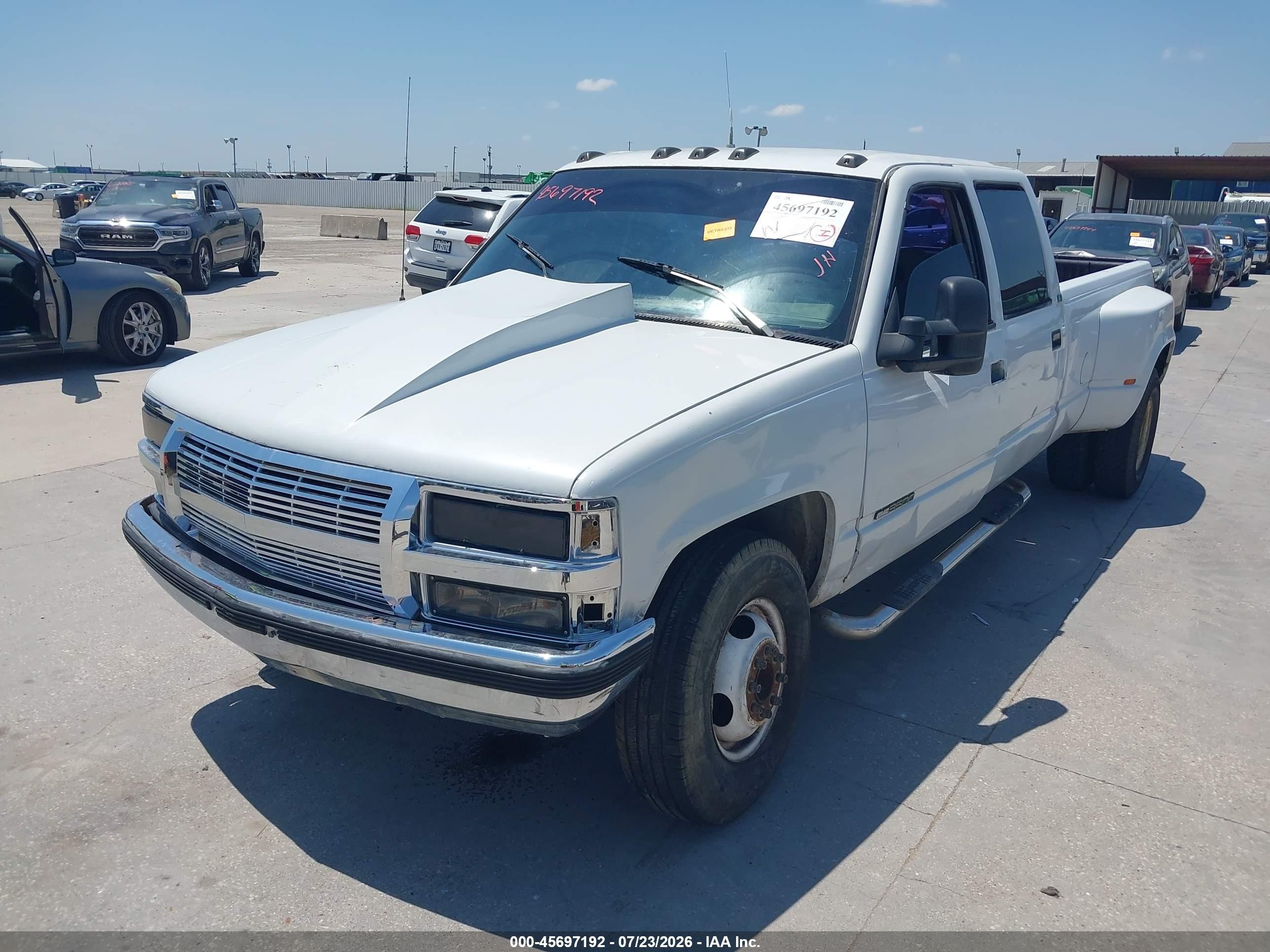 1993 Gmc Sierra C3500 White vin: 1GTHC33K2PJ716024