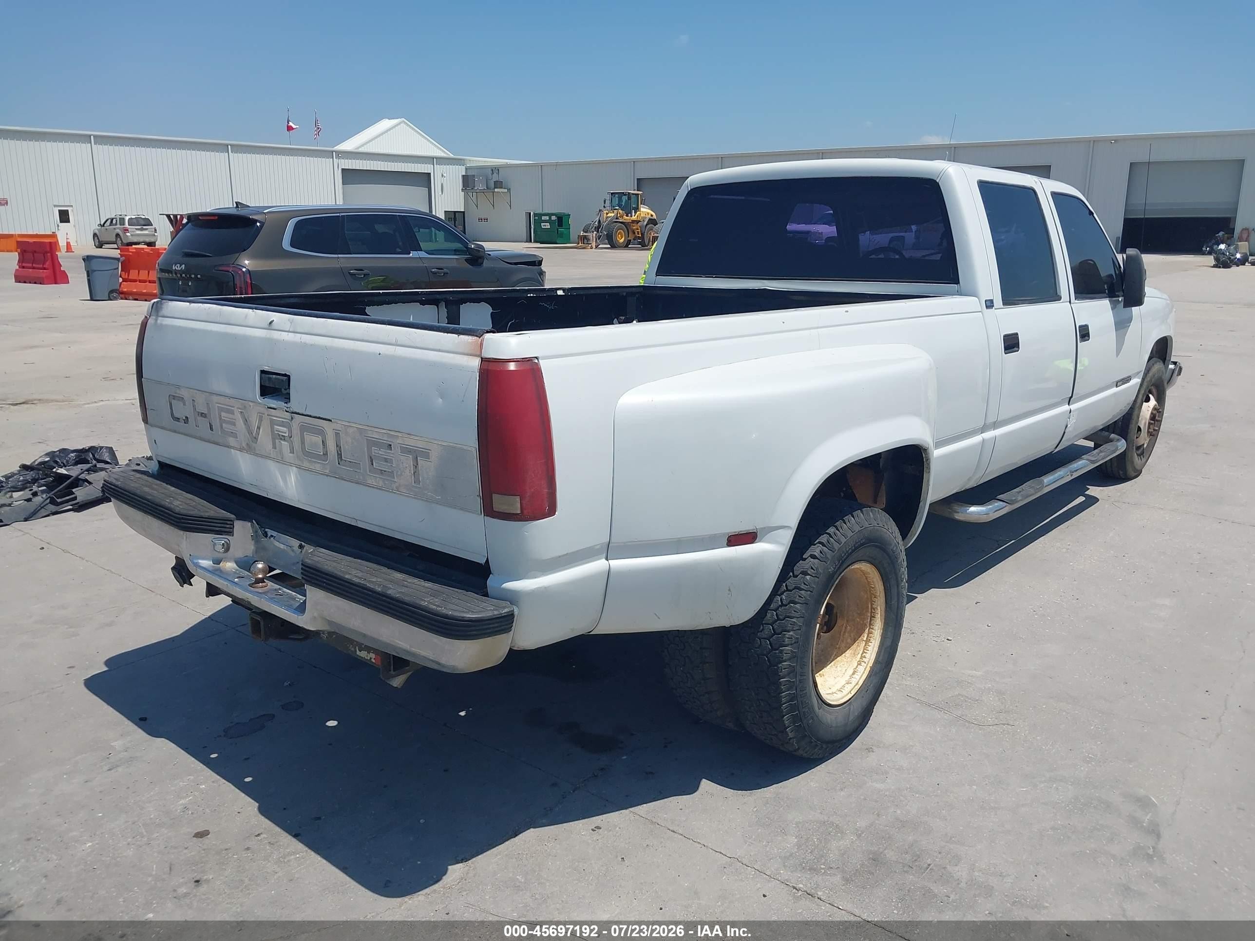 1993 Gmc Sierra C3500 White vin: 1GTHC33K2PJ716024