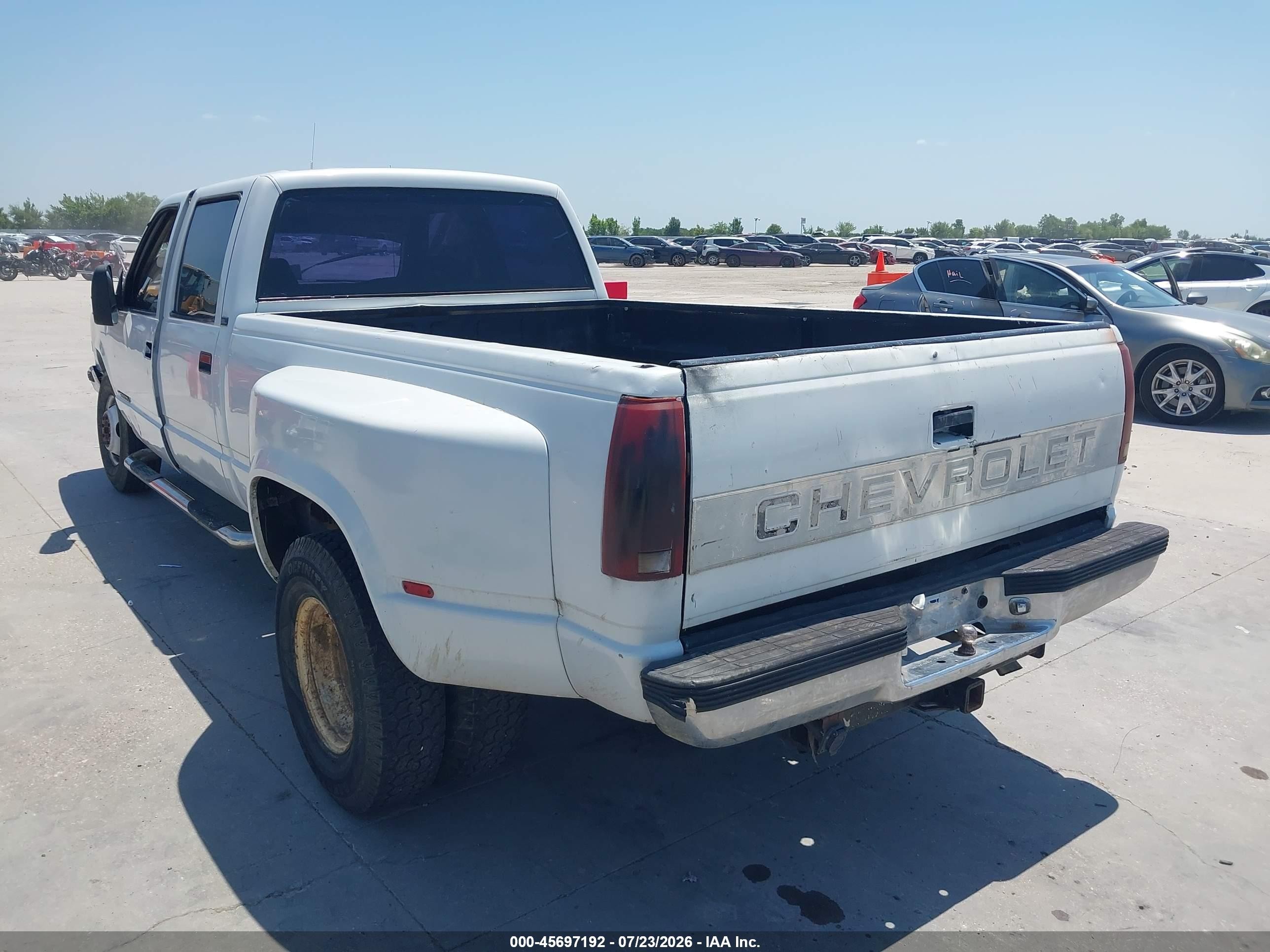 1993 Gmc Sierra C3500 White vin: 1GTHC33K2PJ716024