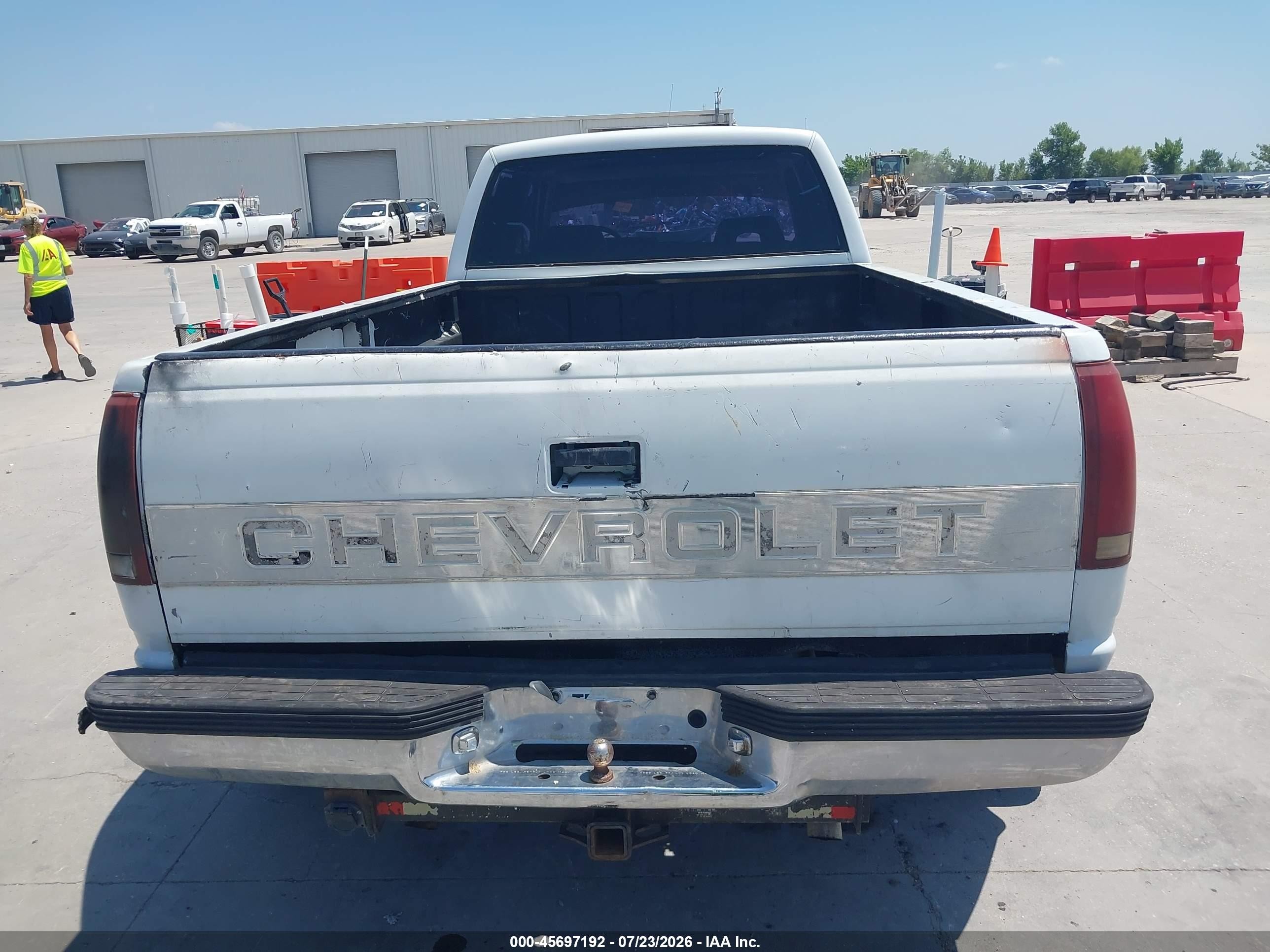 1993 Gmc Sierra C3500 White vin: 1GTHC33K2PJ716024