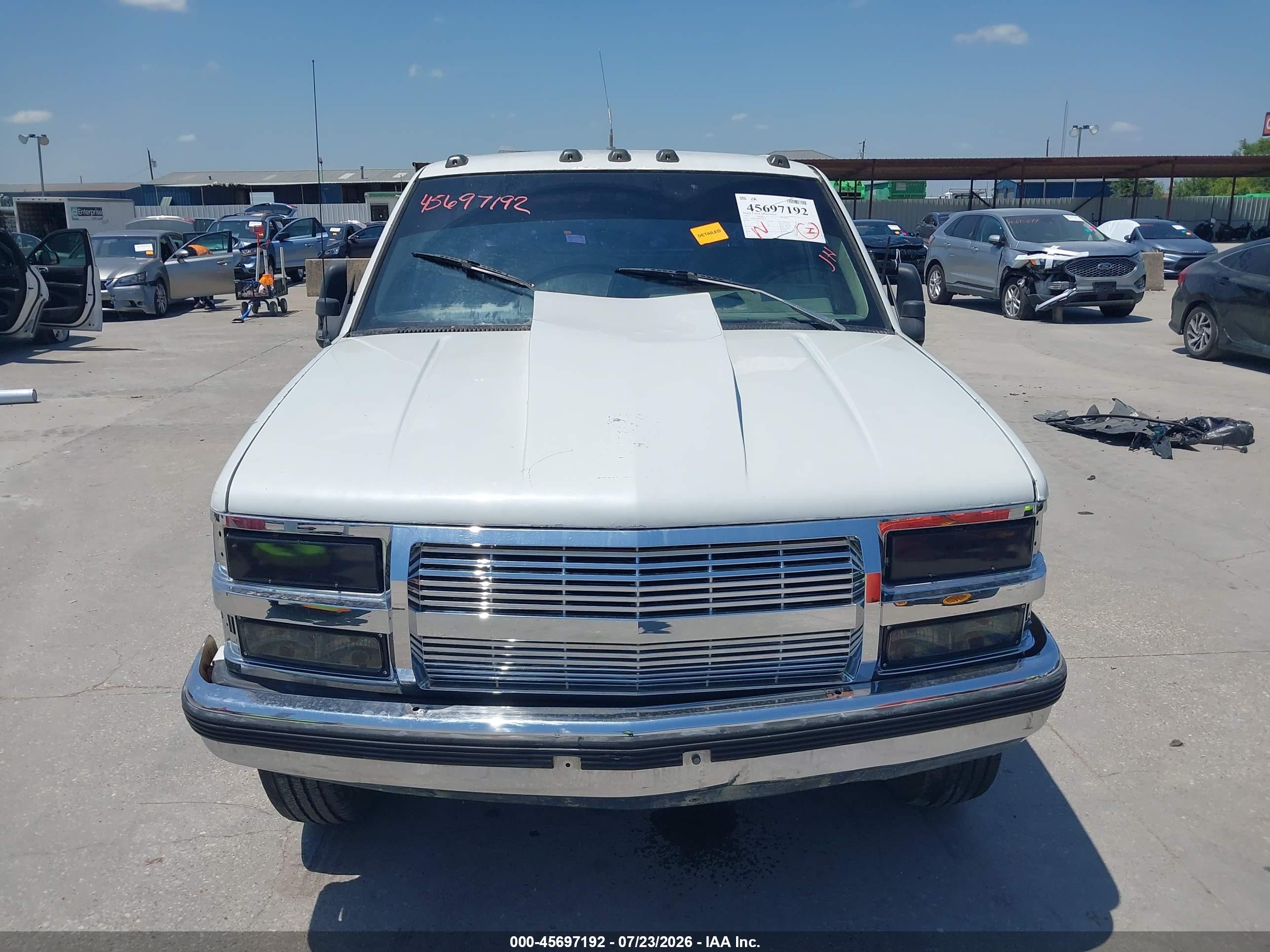 1993 Gmc Sierra C3500 White vin: 1GTHC33K2PJ716024