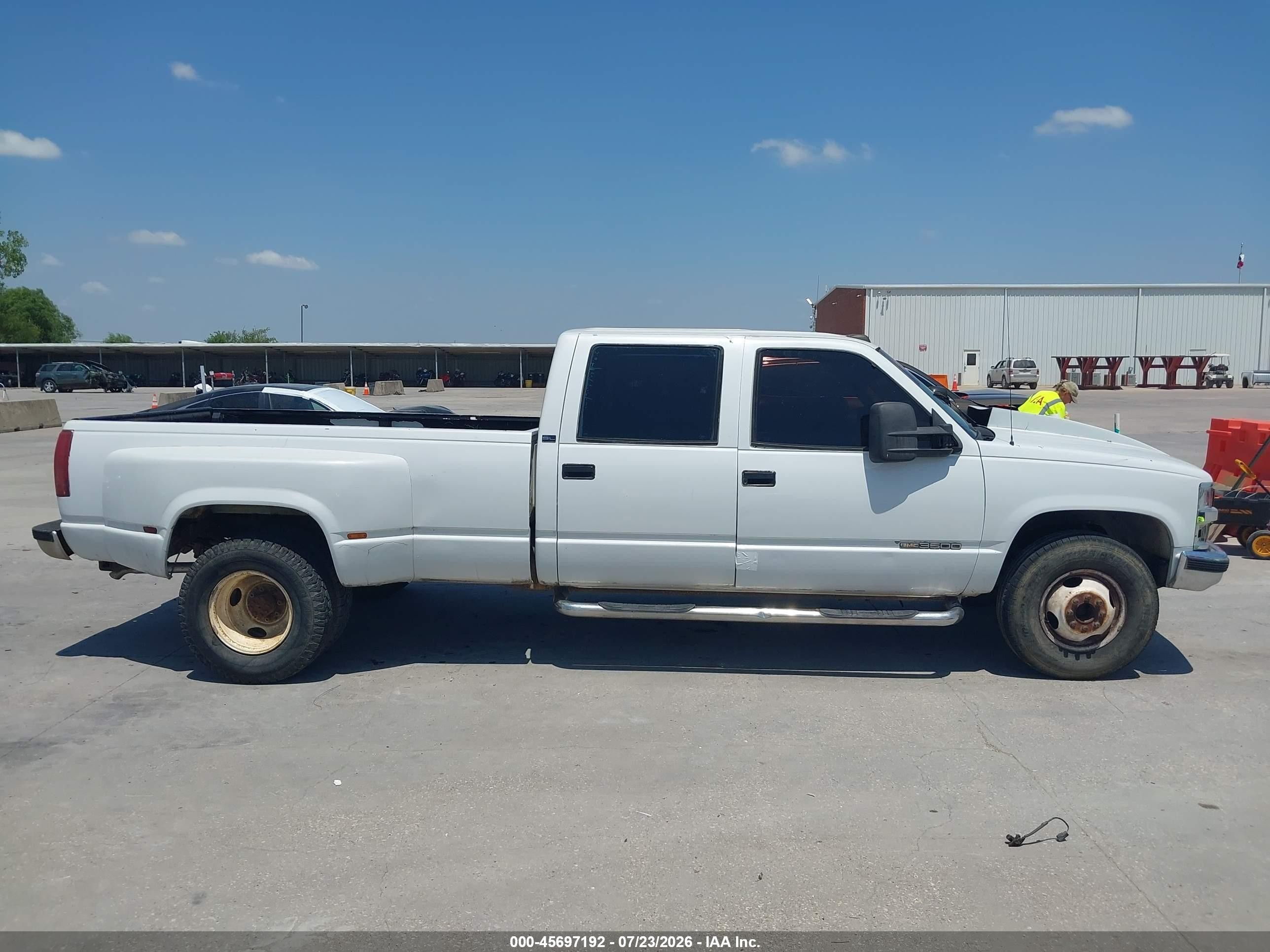 1993 Gmc Sierra C3500 White vin: 1GTHC33K2PJ716024