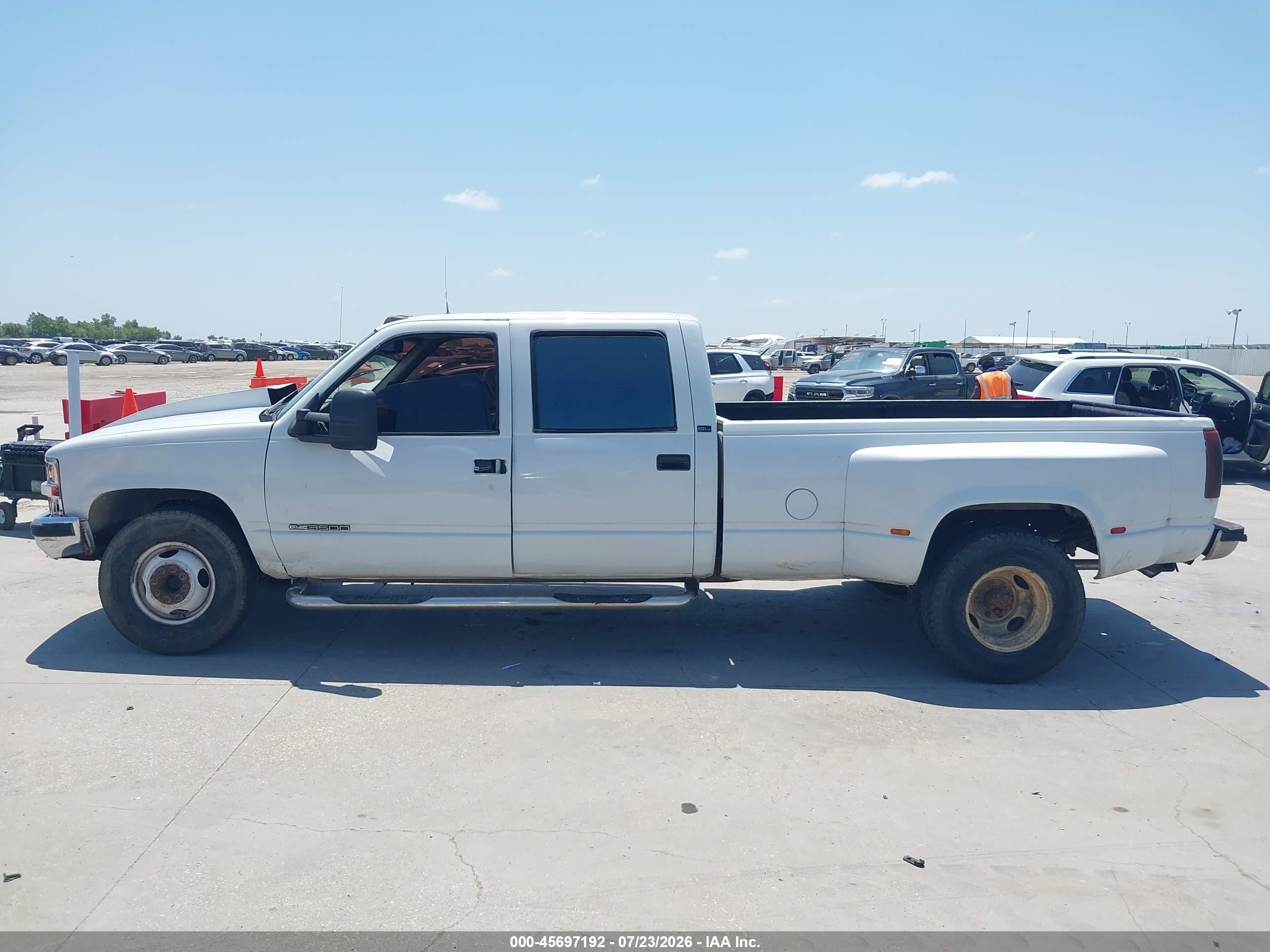 1993 Gmc Sierra C3500 White vin: 1GTHC33K2PJ716024