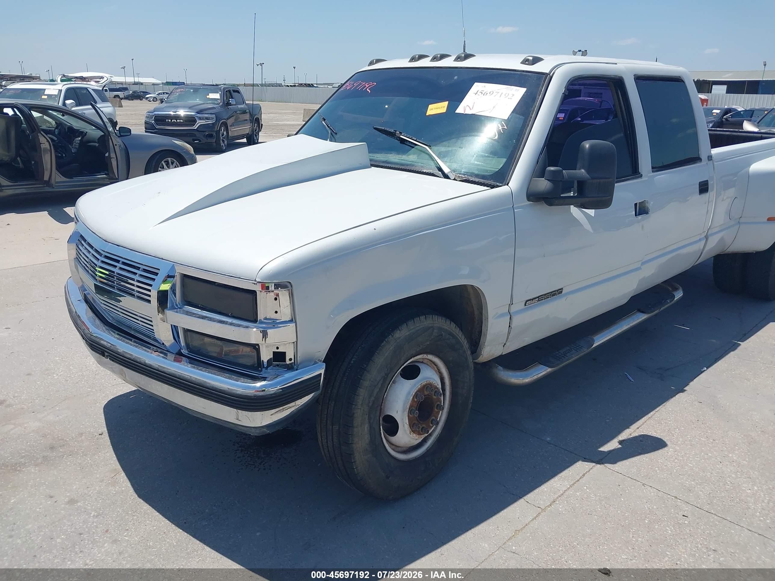 1993 Gmc Sierra C3500 White vin: 1GTHC33K2PJ716024