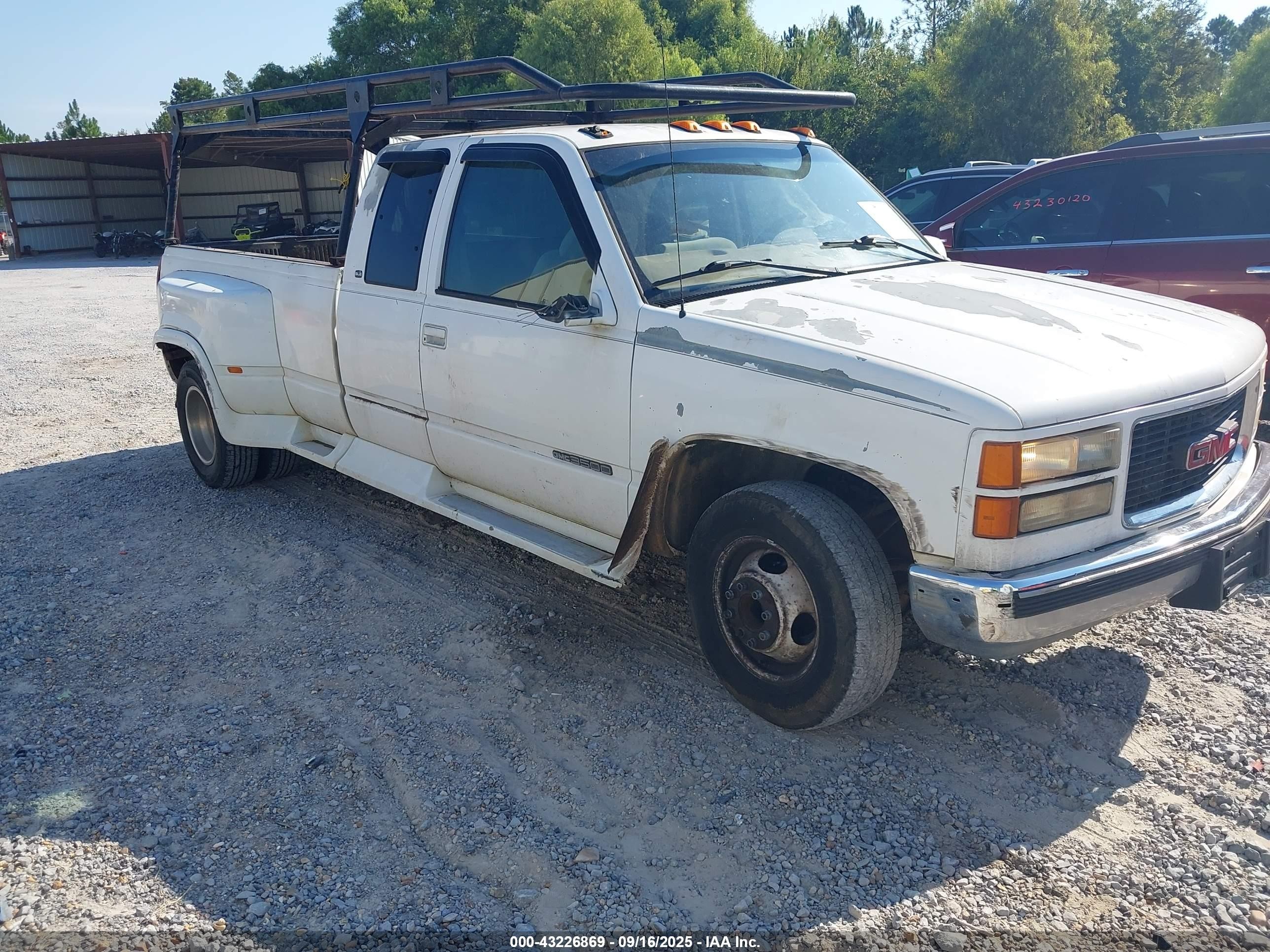 1GTHC39J2WF013698
