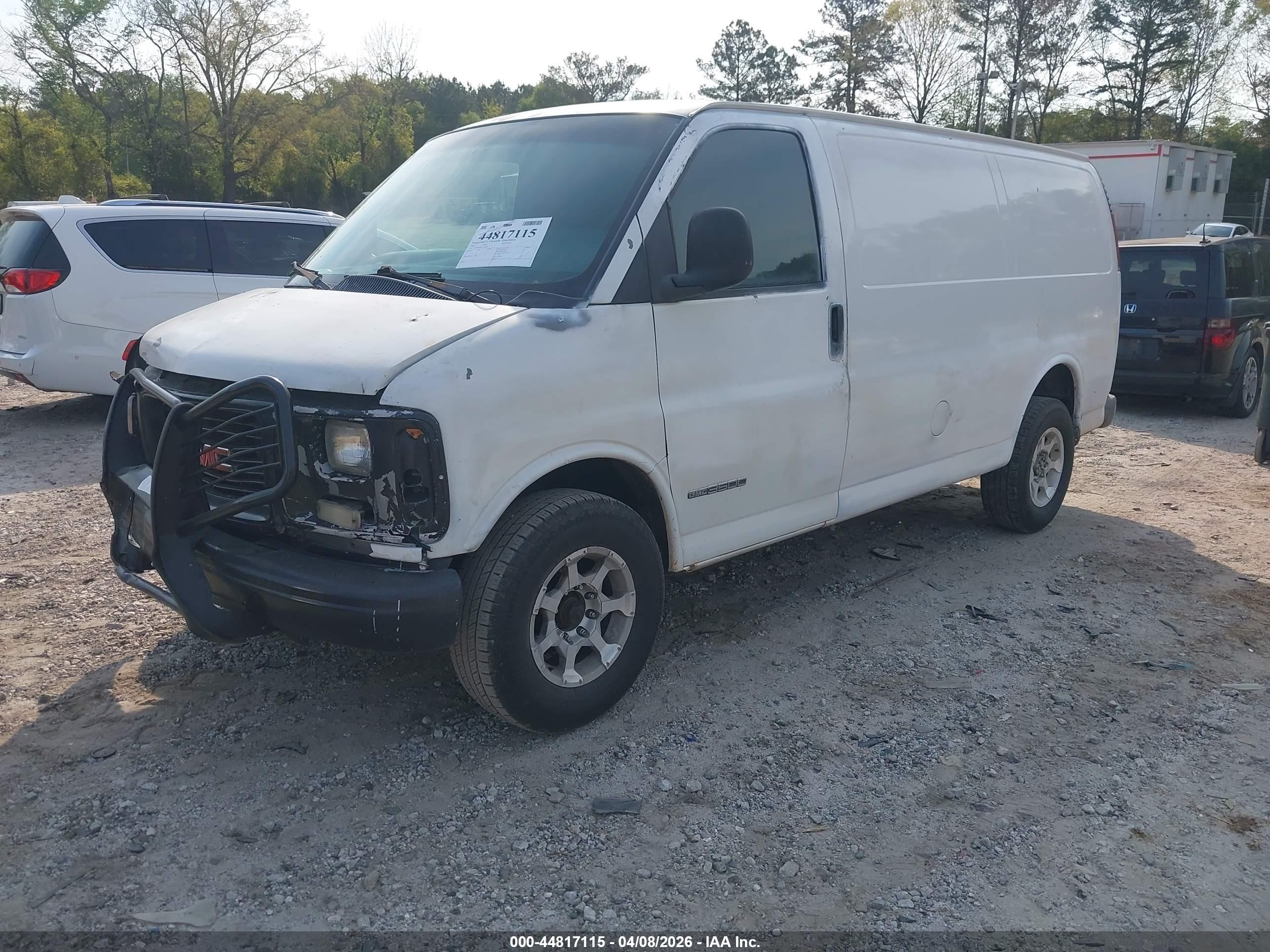 2002 Gmc Savana Standard White vin: 1GTHG35R321106690