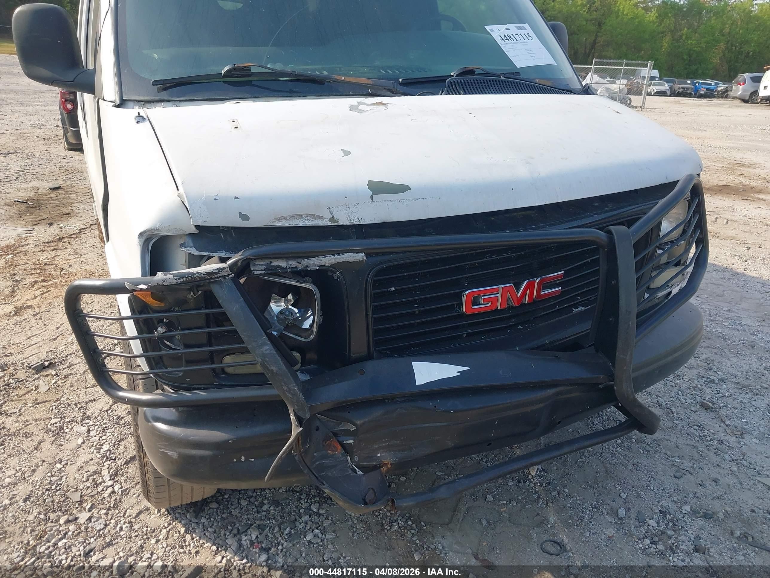 2002 Gmc Savana Standard White vin: 1GTHG35R321106690