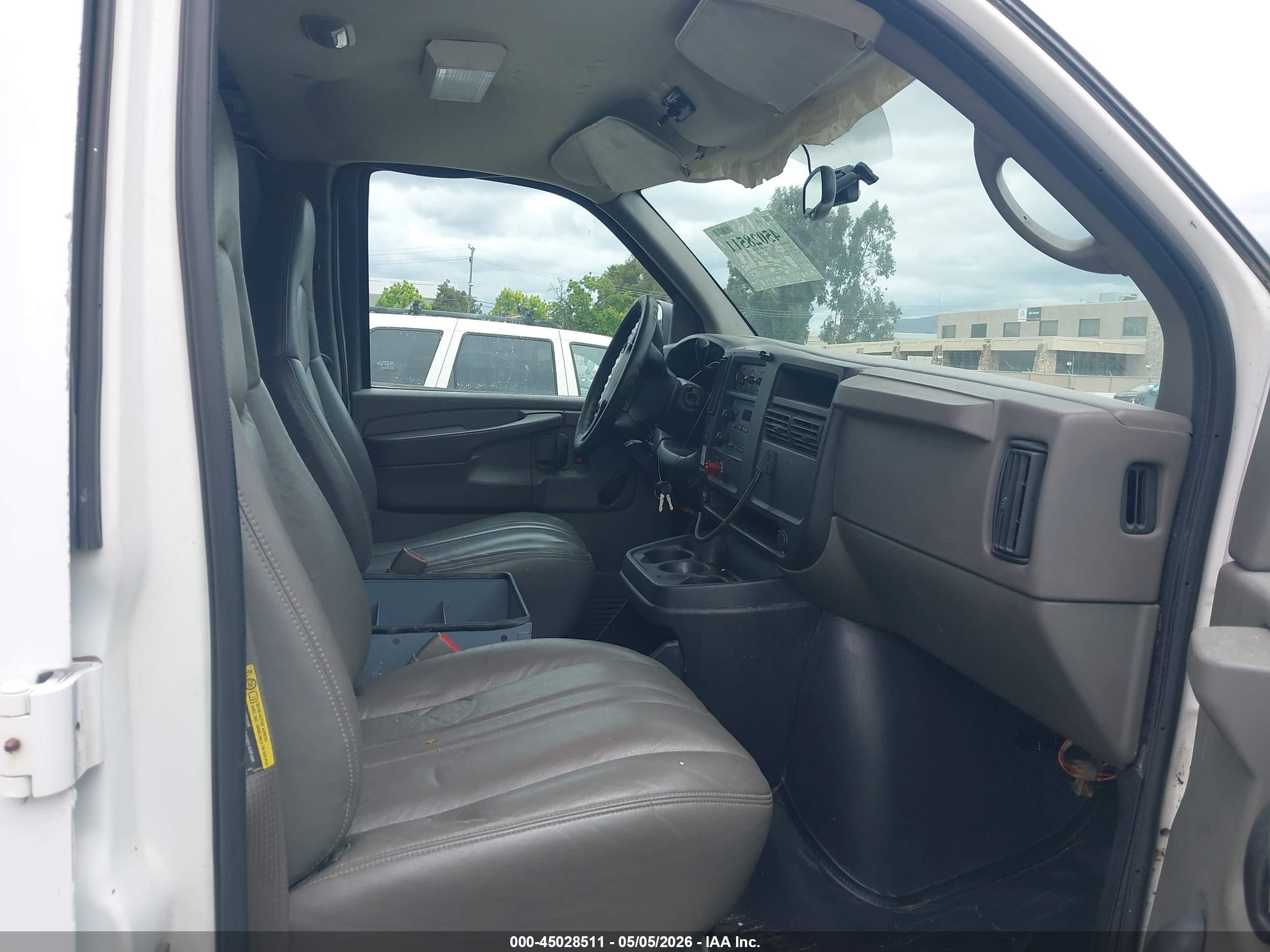 2004 Gmc Savana Standard Белый vin: 1GTHG35U141216628