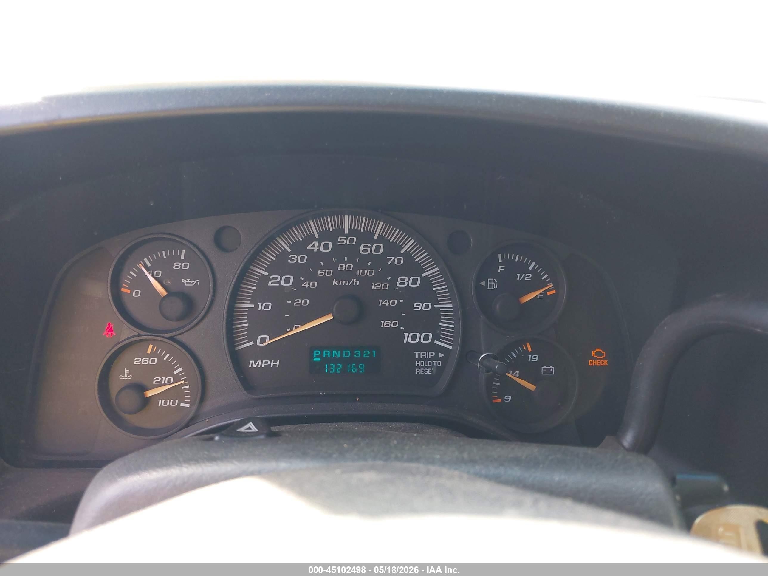 2004 Gmc Savana Standard White vin: 1GTHG35U641118422