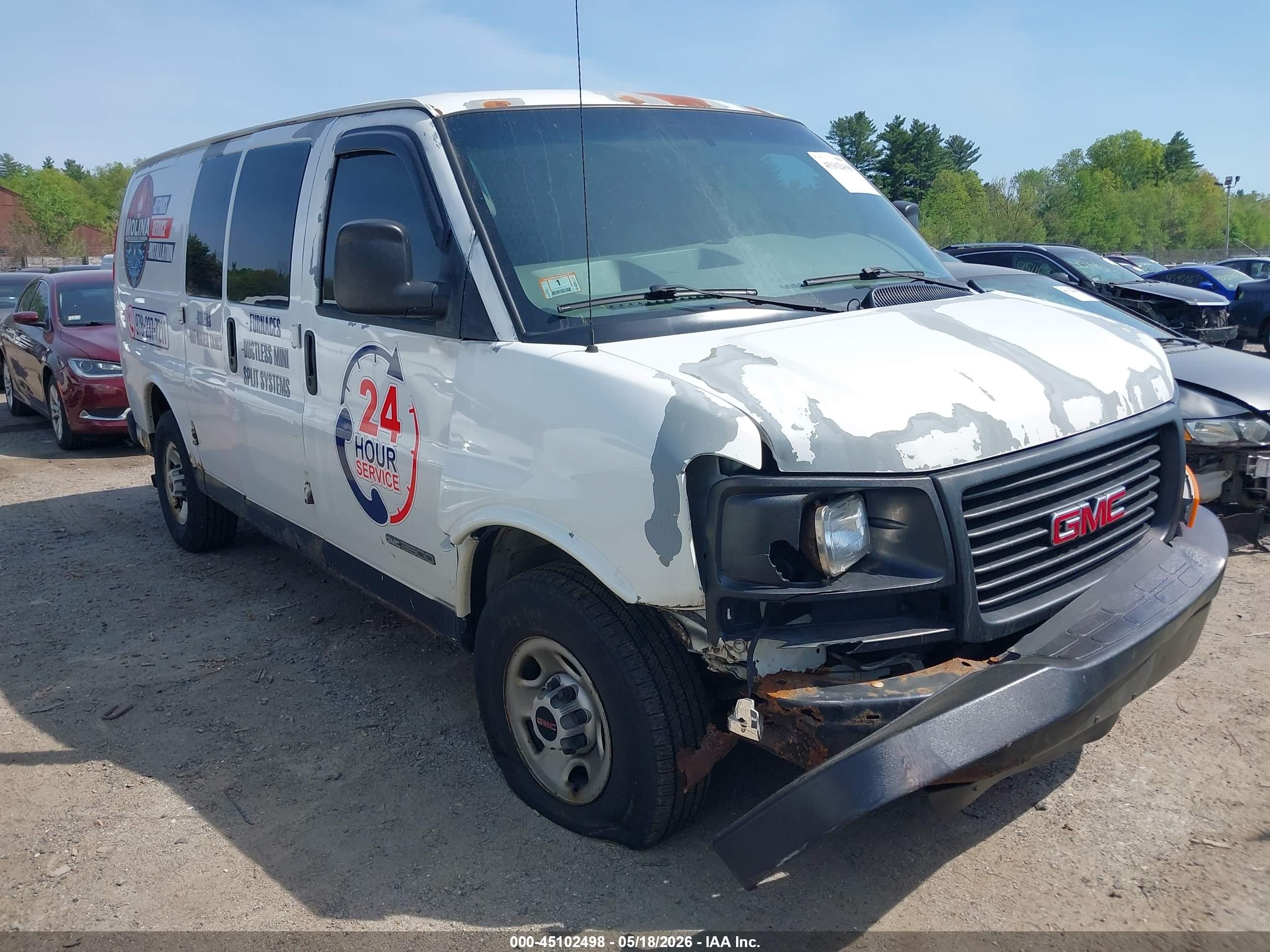 2004 Gmc Savana Standard White vin: 1GTHG35U641118422