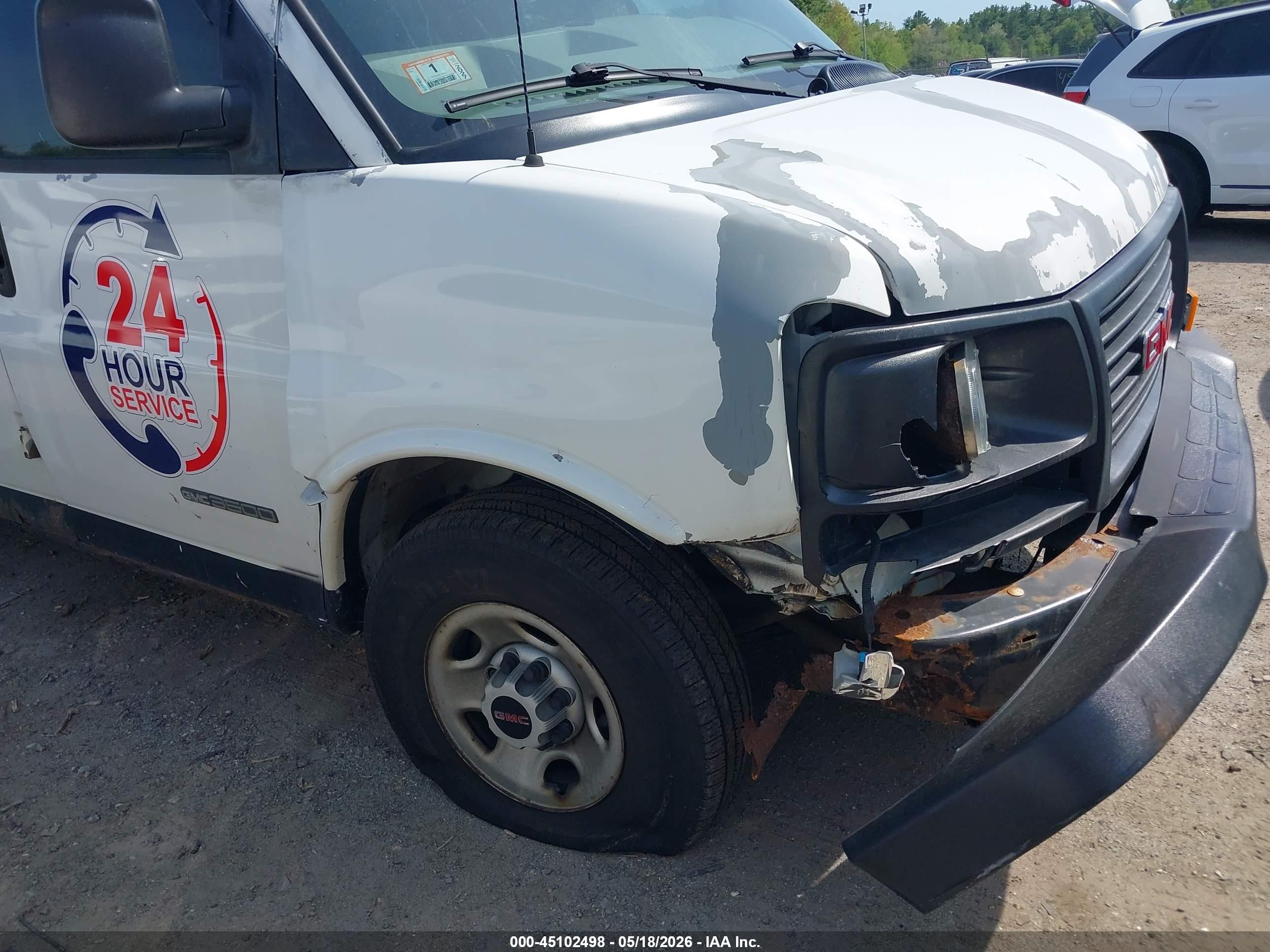 2004 Gmc Savana Standard White vin: 1GTHG35U641118422