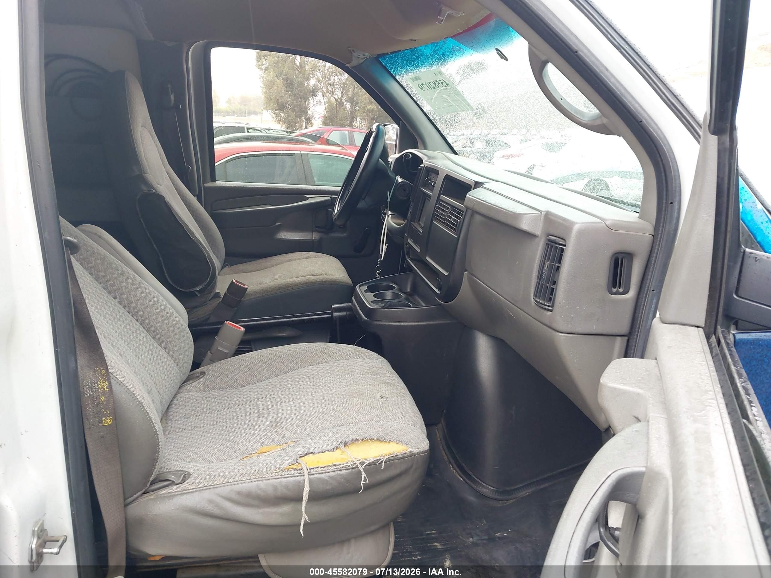 2006 Gmc Savana Work Van White vin: 1GTHG35U961229291