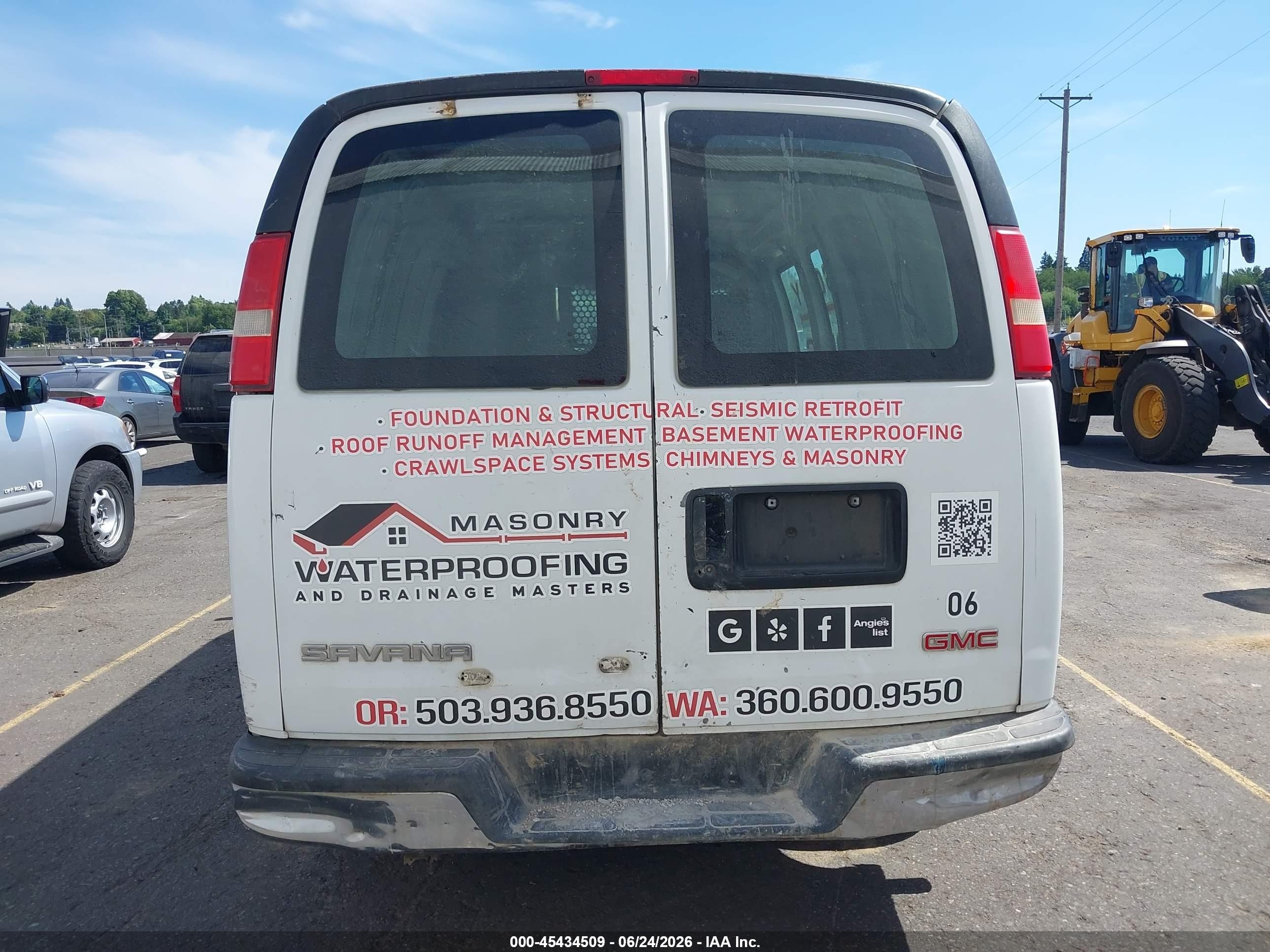 2005 Gmc Savana Standard White vin: 1GTHG35UX51118778