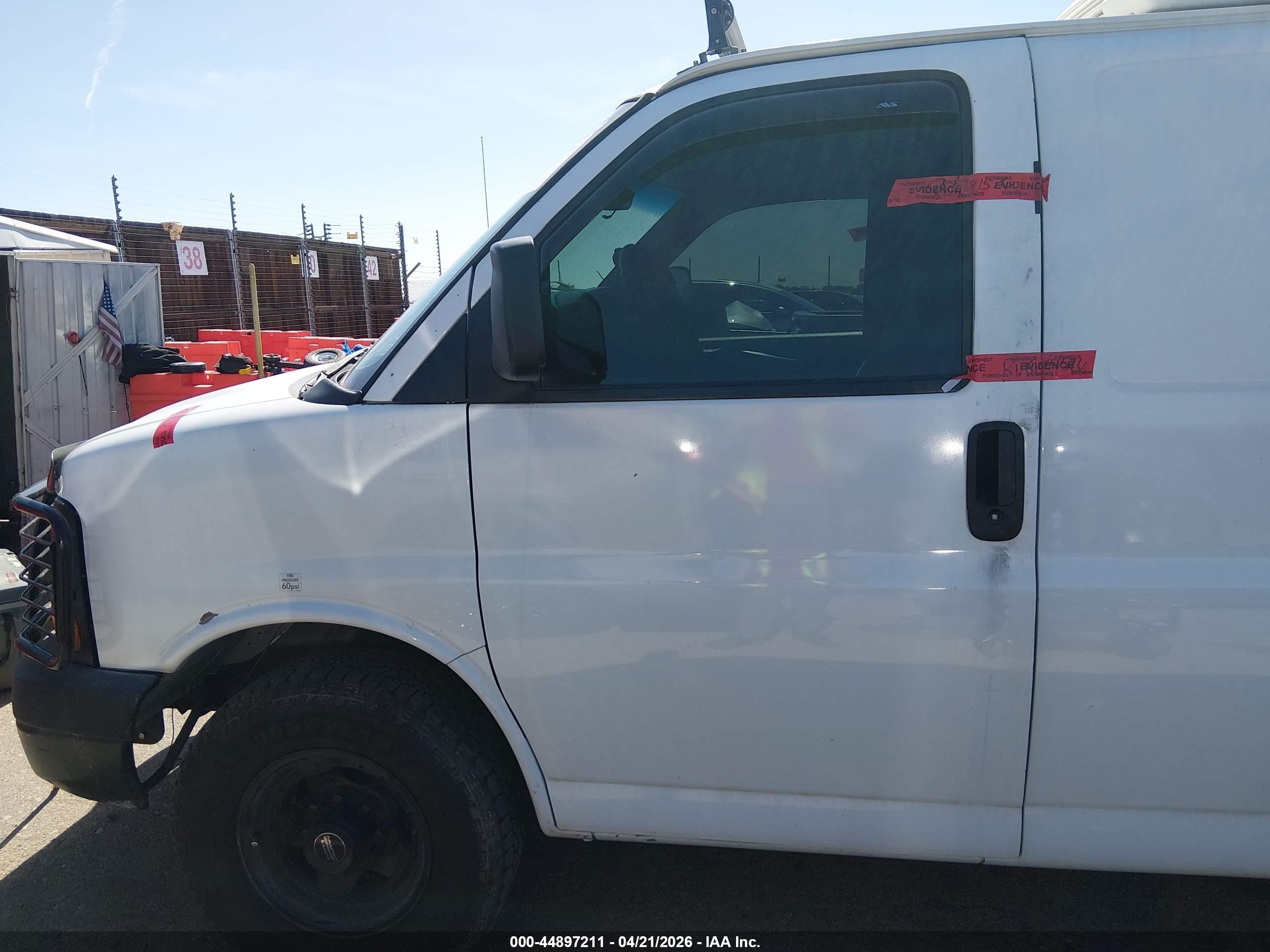 2008 Gmc Savana Work Van White vin: 1GTHG39C381234622
