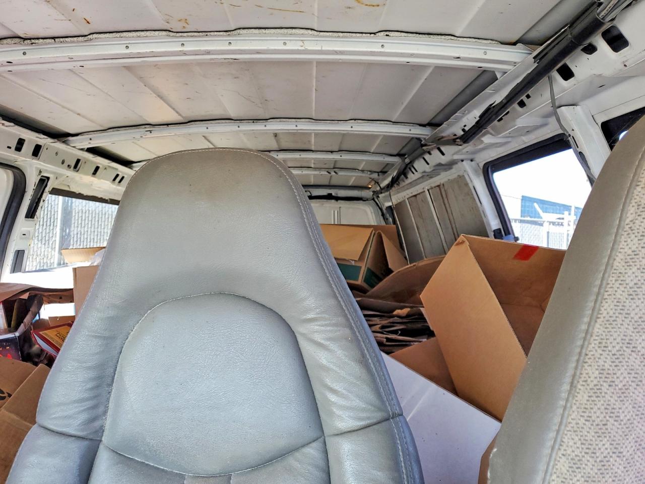 2008 Gmc Savana G3500 White vin: 1GTHG39C881121751