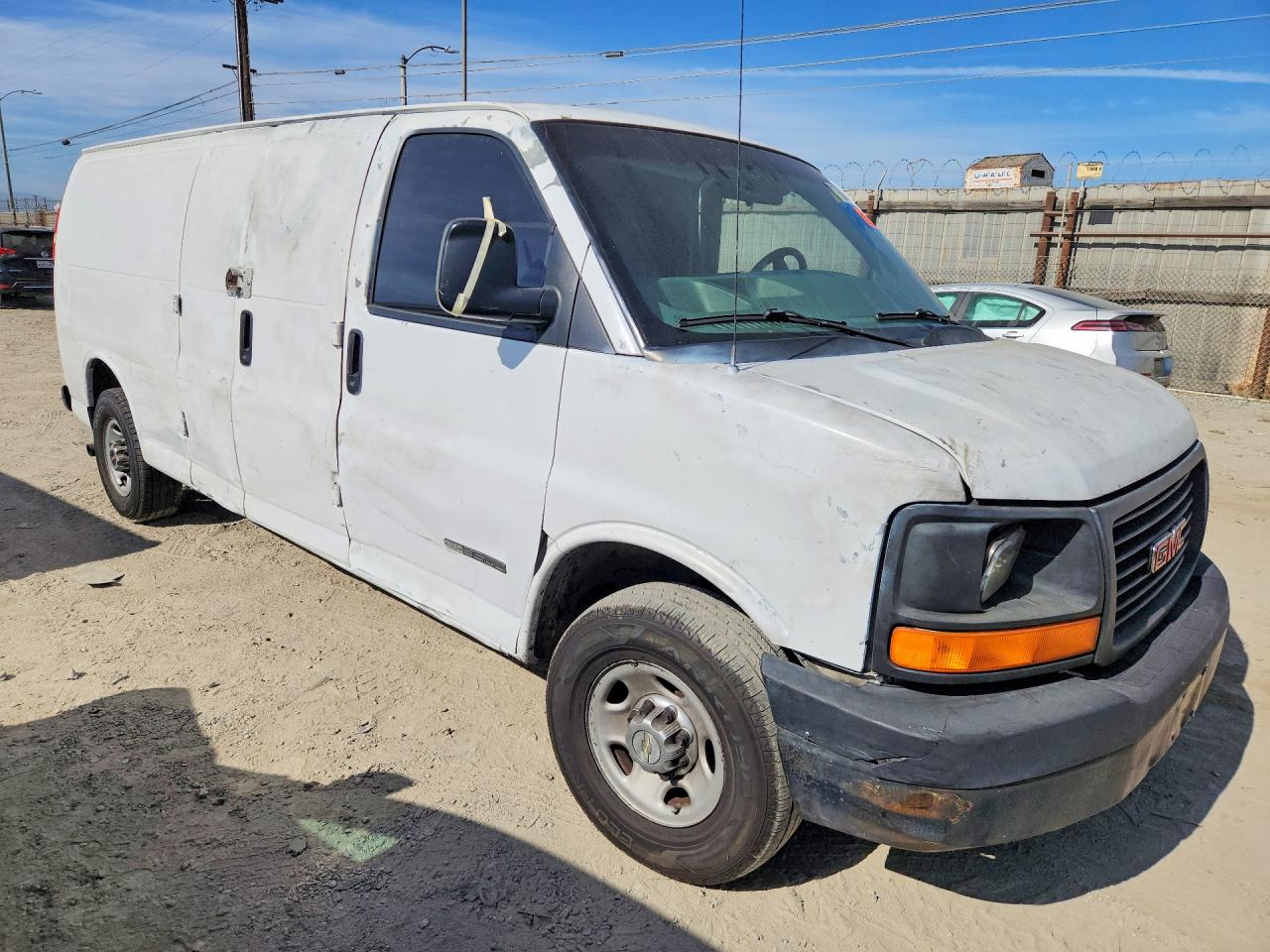 2005 Gmc Savana G3500 White vin: 1GTHG39U451251272