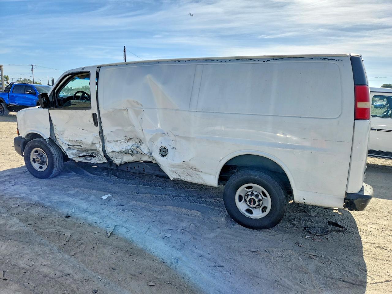 2005 Gmc Savana G3500 White vin: 1GTHG39U451251272