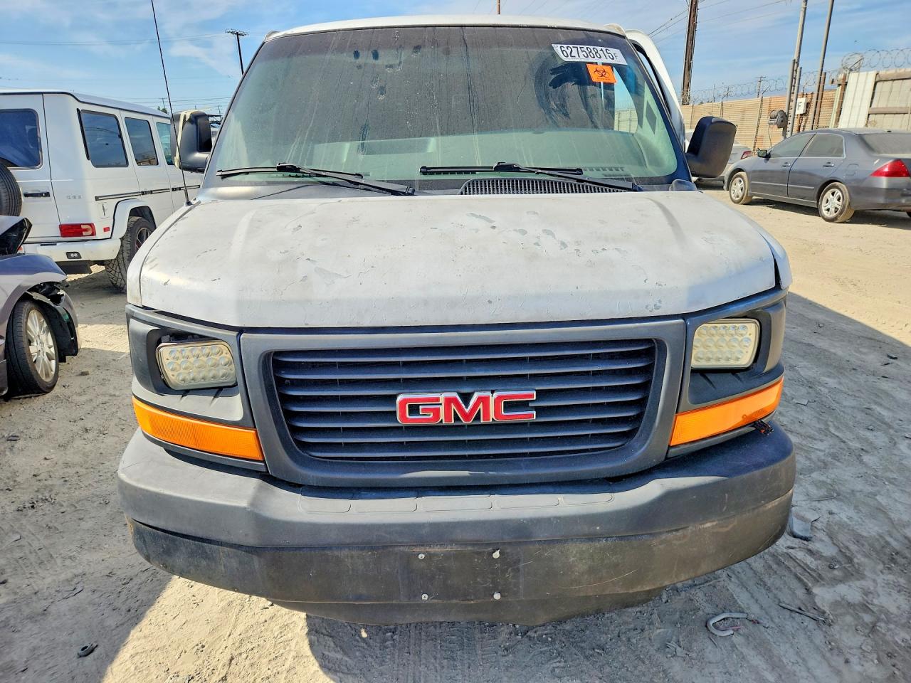 2005 Gmc Savana G3500 White vin: 1GTHG39U451251272