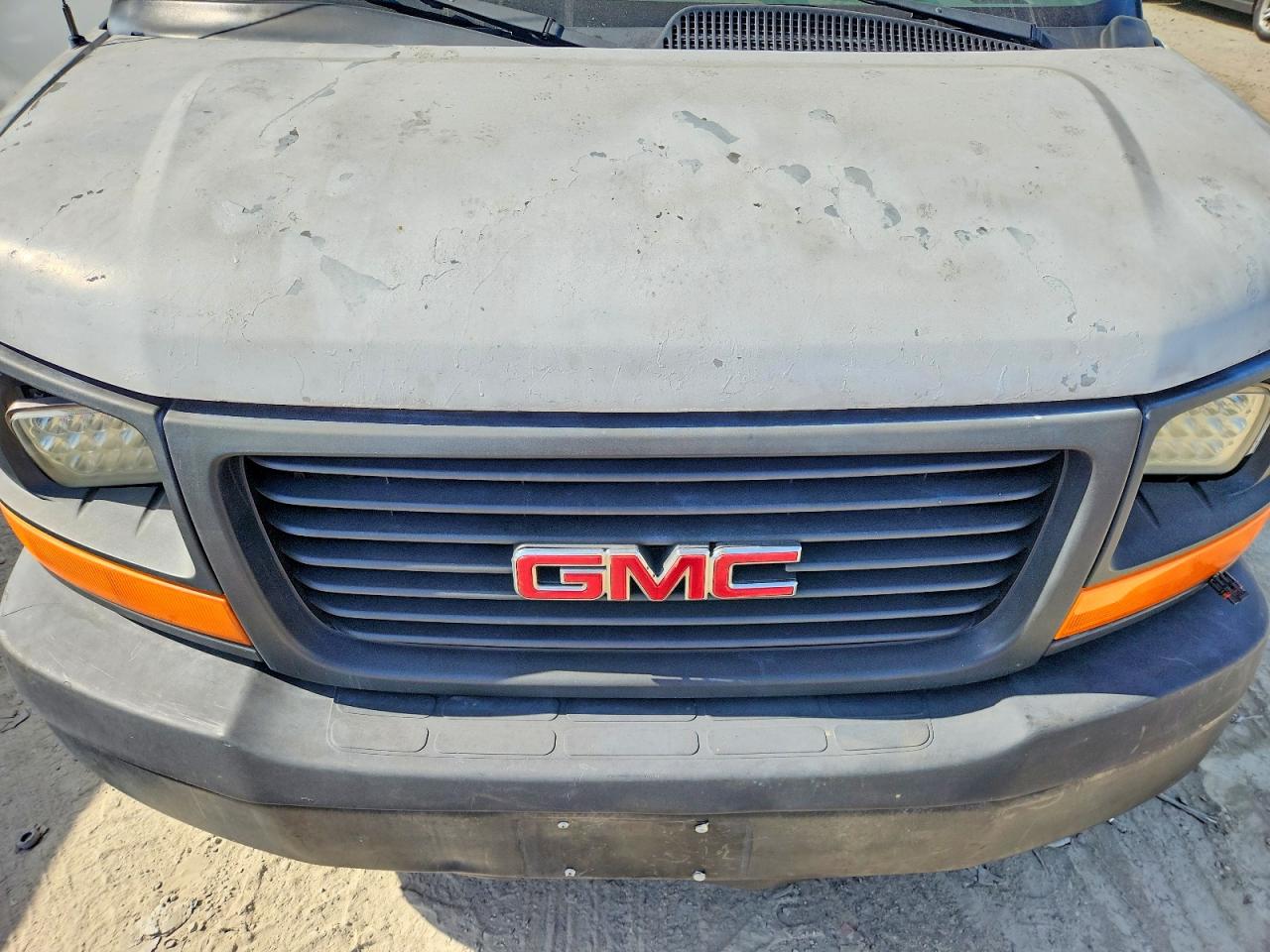 2005 Gmc Savana G3500 White vin: 1GTHG39U451251272
