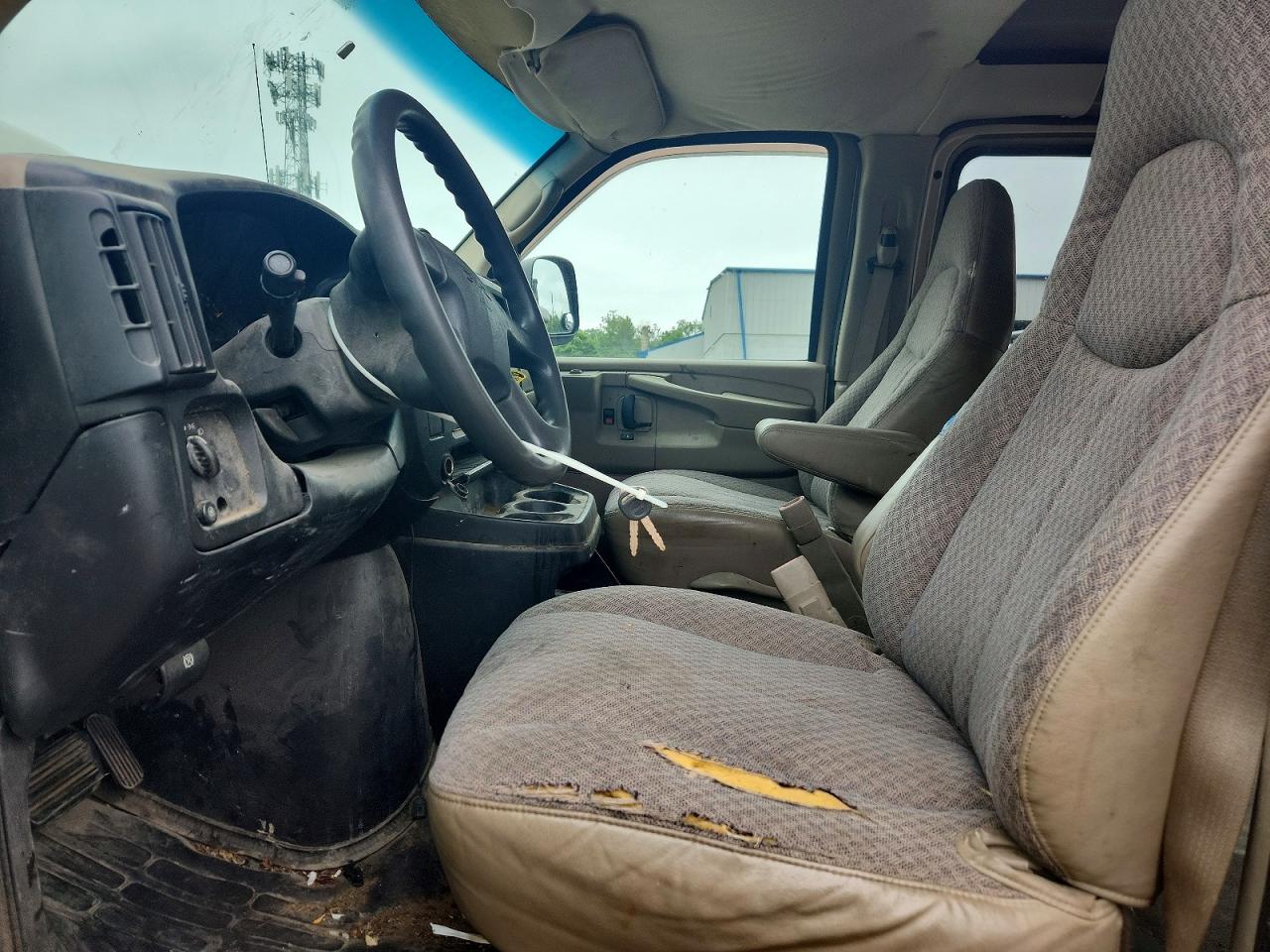 2006 Gmc Savana G3500 Gold vin: 1GTHG39U661191061