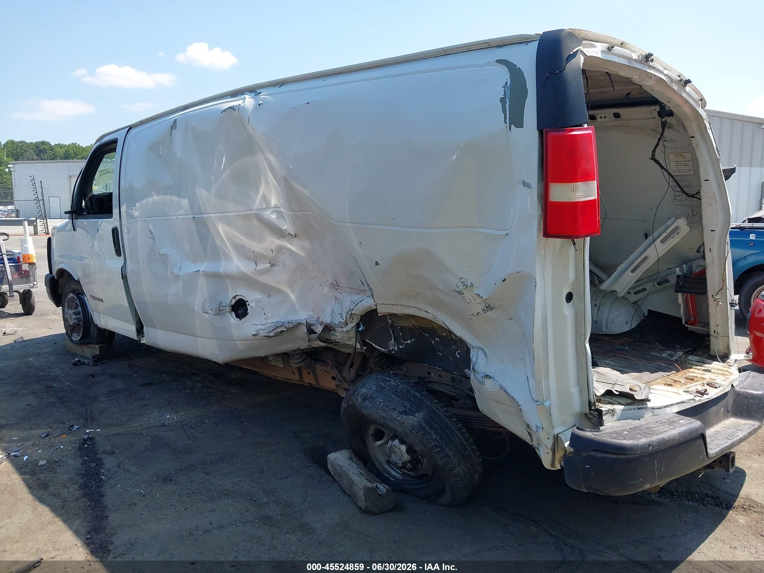 2004 Gmc Savana Cargo Van Standard White vin: 1GTHG39U841115399